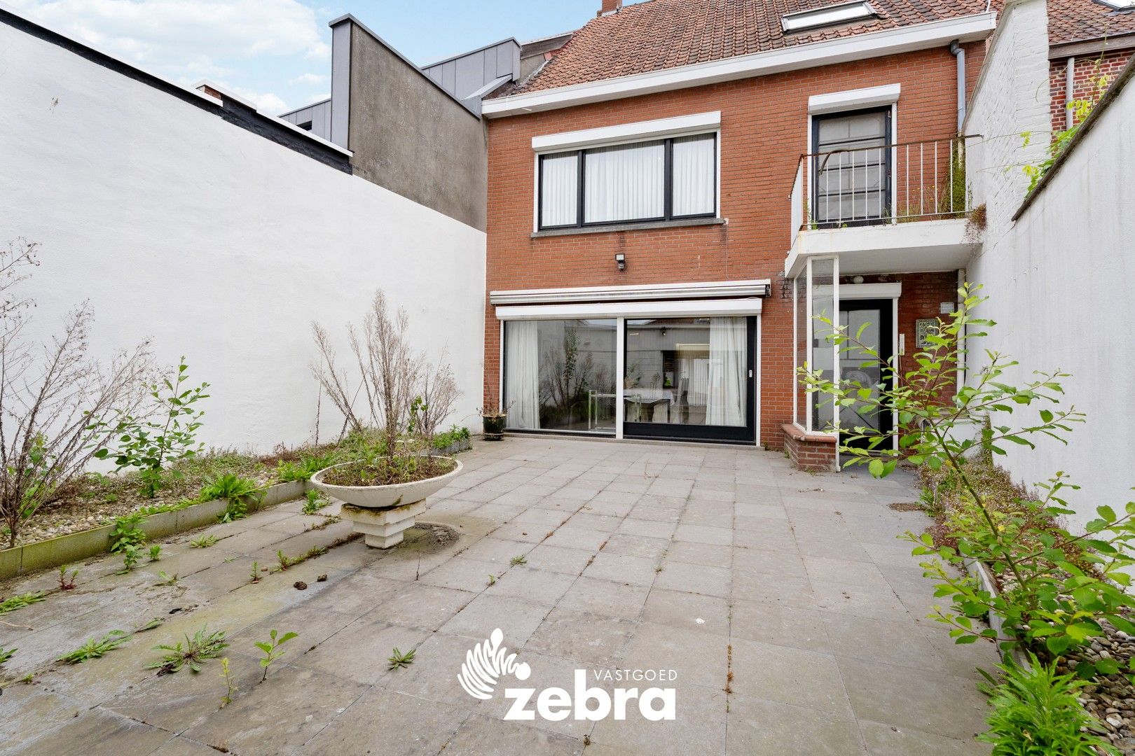 Op te frissen woning met vier slaapkamers en dubbele garage te Meulebeke! foto 17