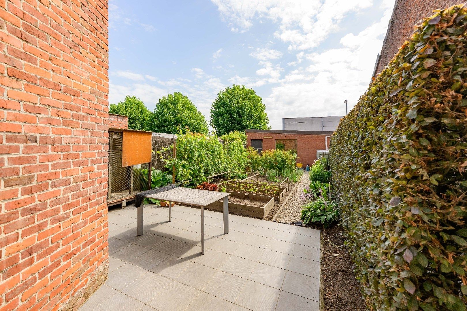 VERRASSEND RUIME WOONST (HANDELSHUIS) MET TUIN & GARAGE | TOEGANG ACHTEROM foto 9