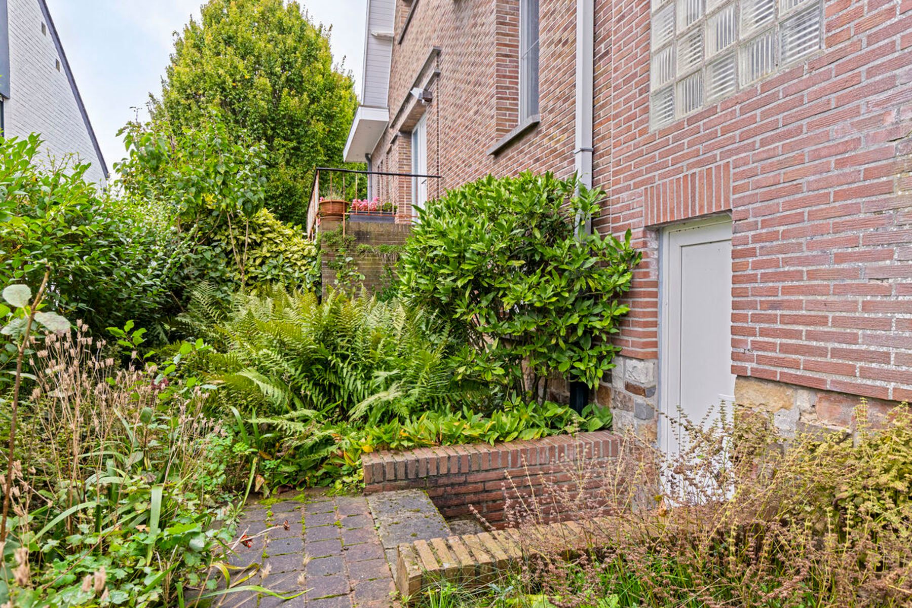 Viergevelwoning in Dilbeek : rust, ruimte en potentieel foto 22