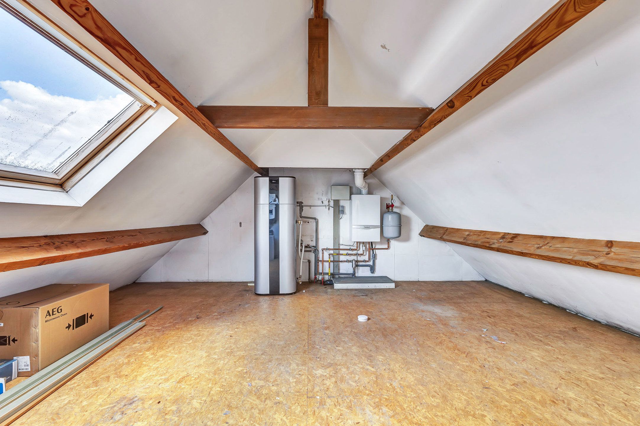 Instapklare woning met garage en tuin nabij station foto 18