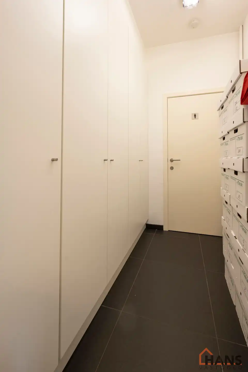 Ruim en praktisch ingedeeld kantoor met diverse mogelijkheden foto 11