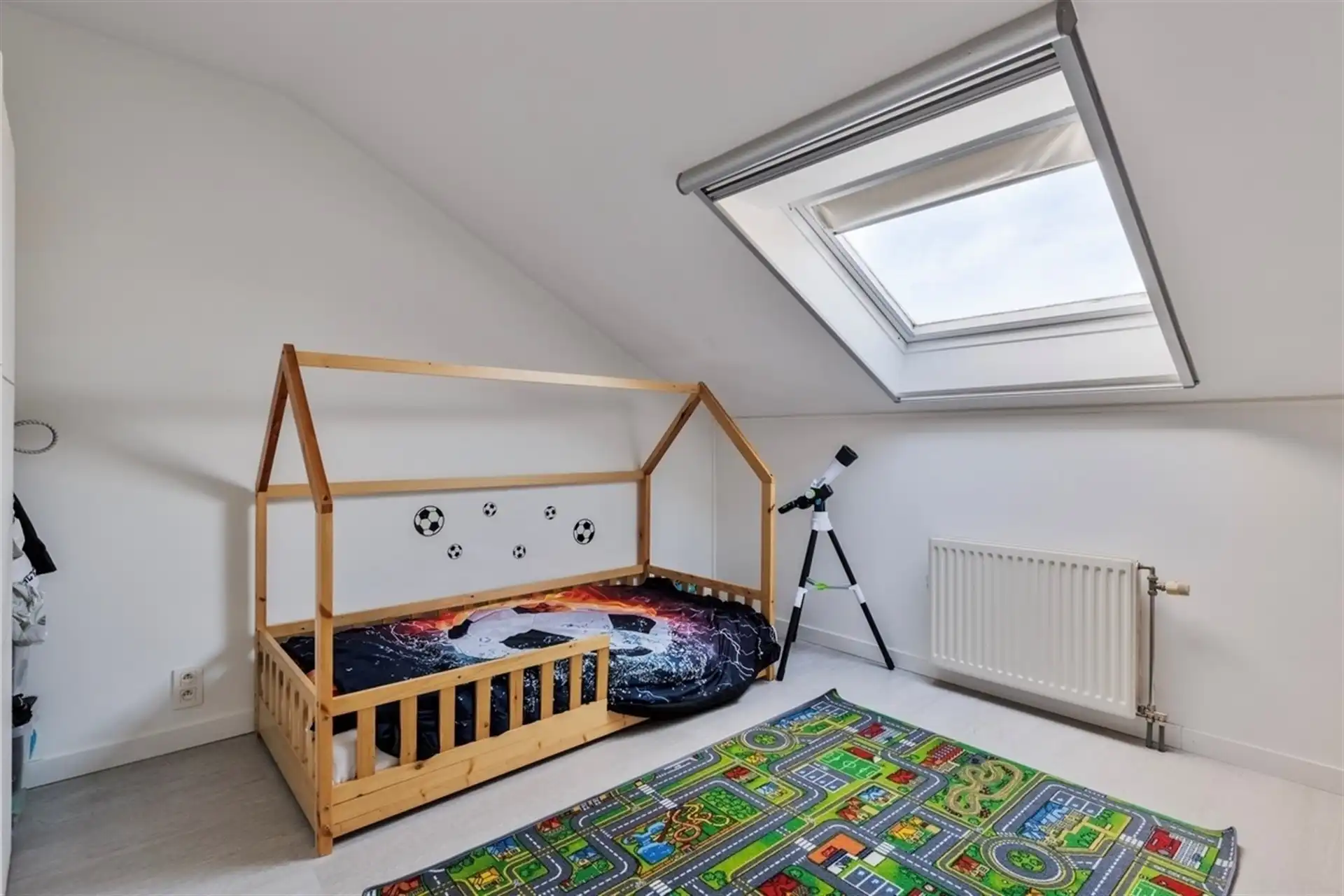 Ruim duplexappartement met 3 slaapkamers foto 11