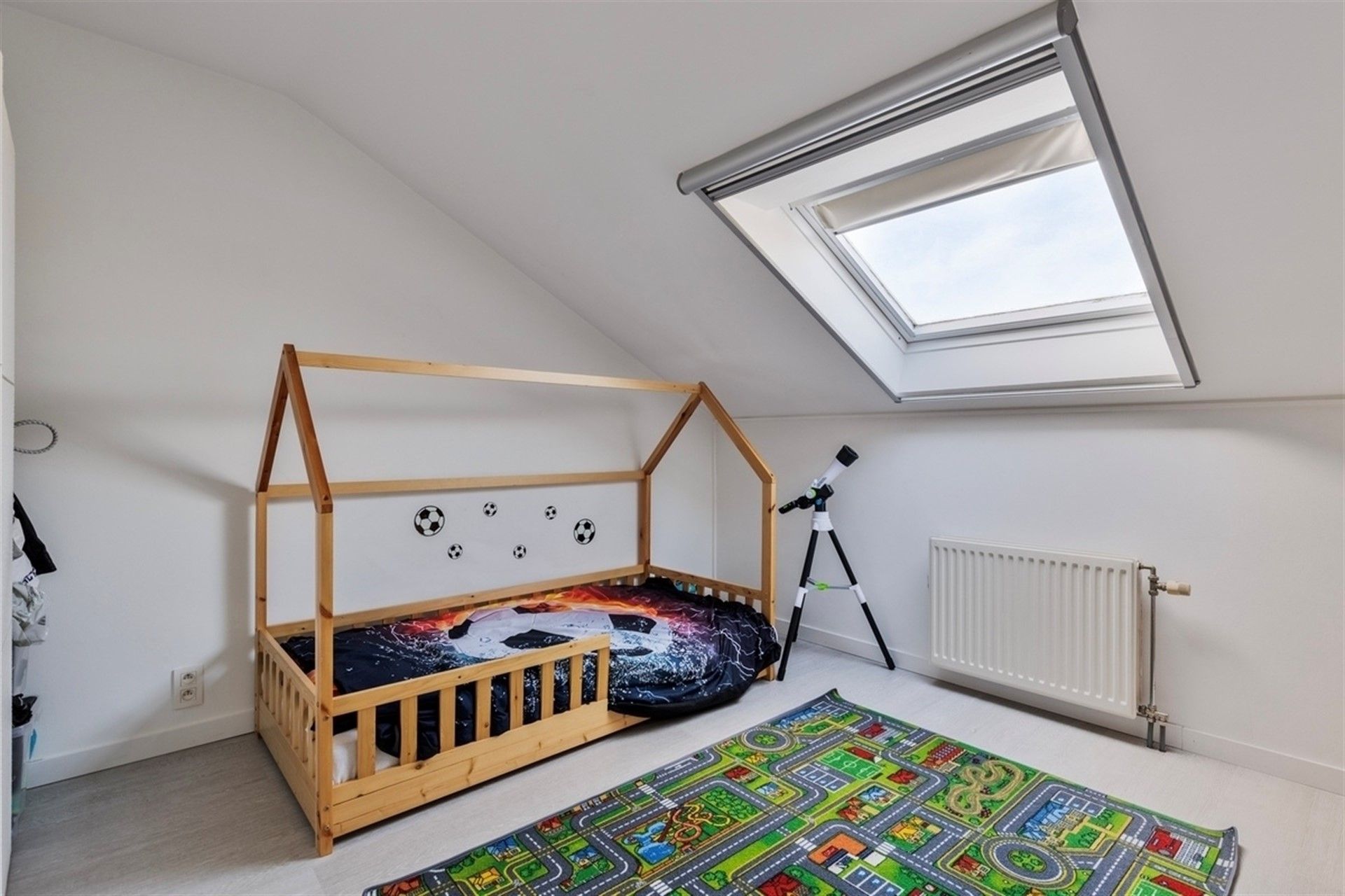 Ruim duplexappartement met 3 slaapkamers foto 11