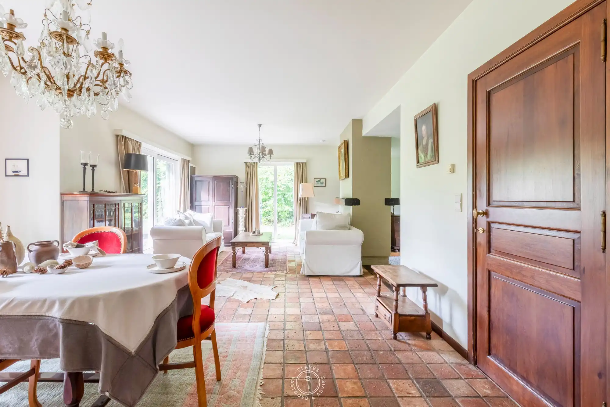 Uniek landhuis met charme en meer dan 10.000 m² eigen grond foto 8