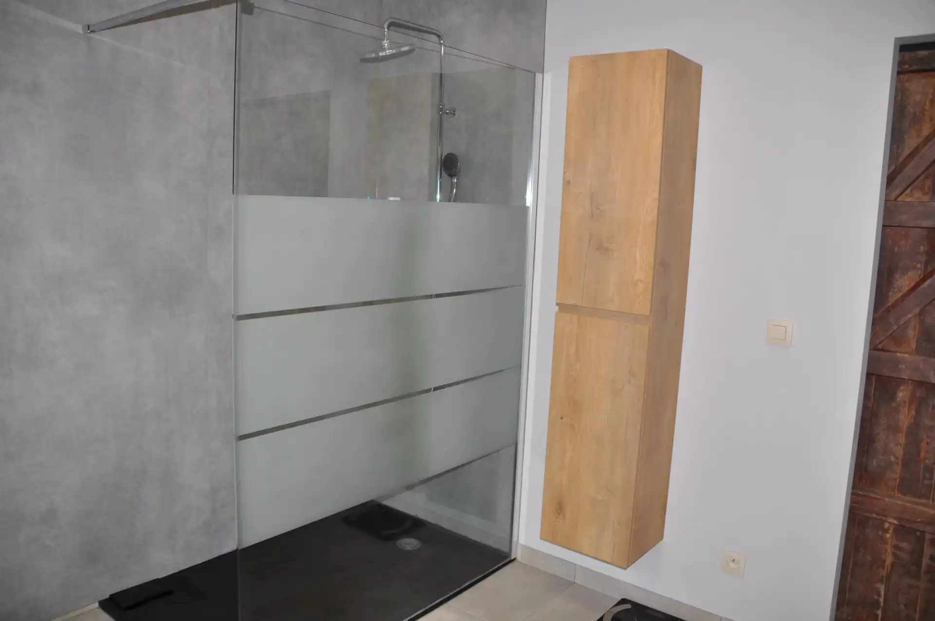 TIJDLOZE GERENOVEERDE WONING MET 2 SLPK’S IN RUSTIGE BUURT IN VELDWEZELT foto 18