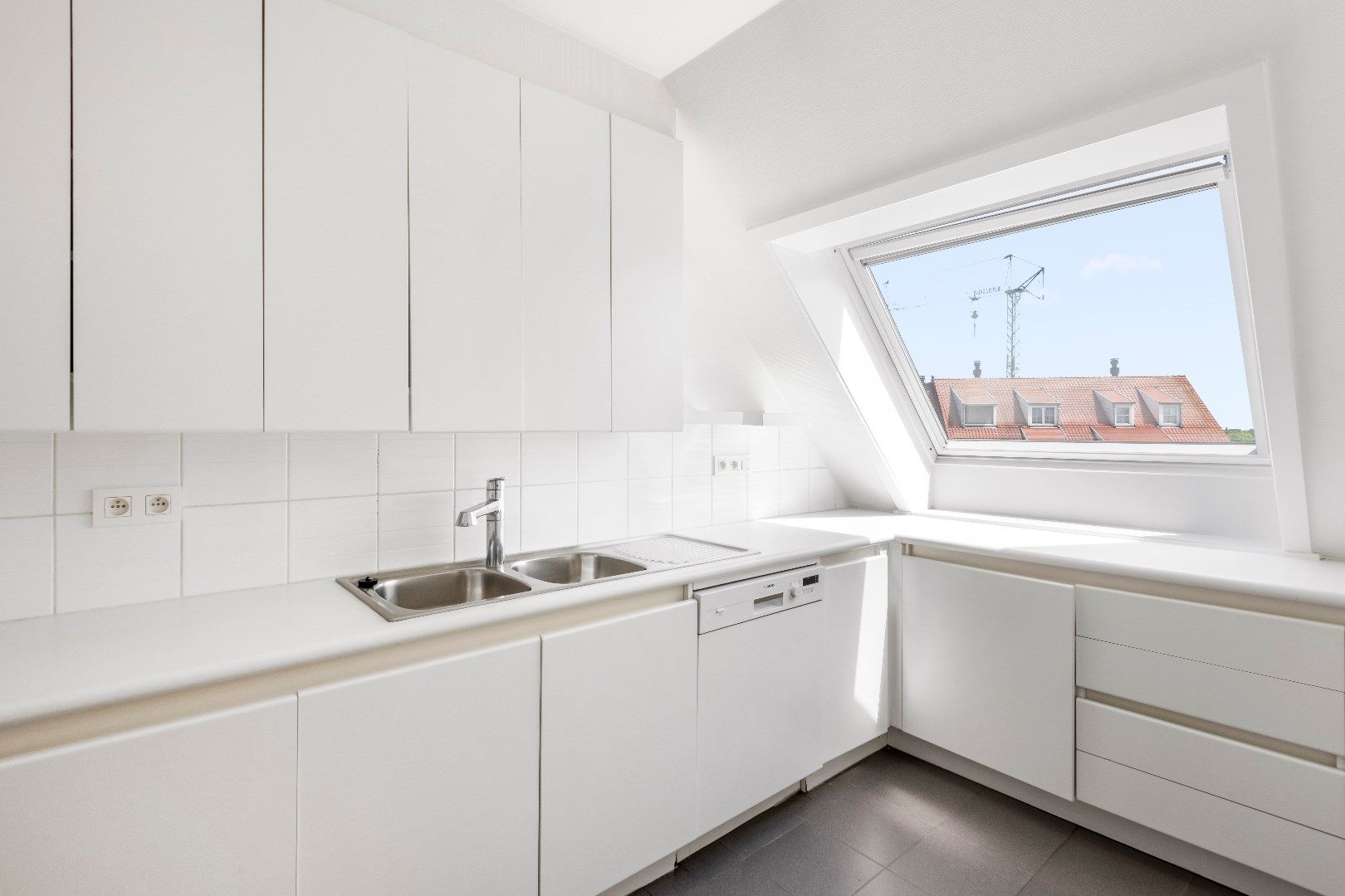 Duplex dakappartement met drie slaapkamers en zonnige terrassen gelegen vlakbij in de Dumortierlaan. foto 11
