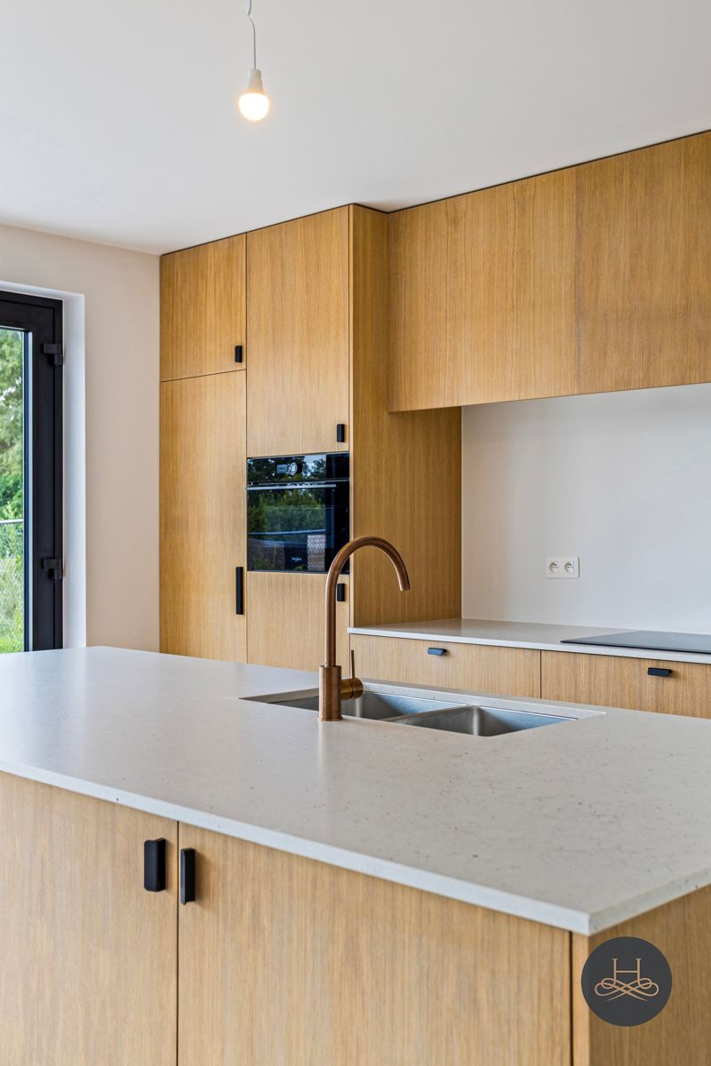 Hoogwaardig afgewerkte nieuwbouw villa met open zicht foto 10