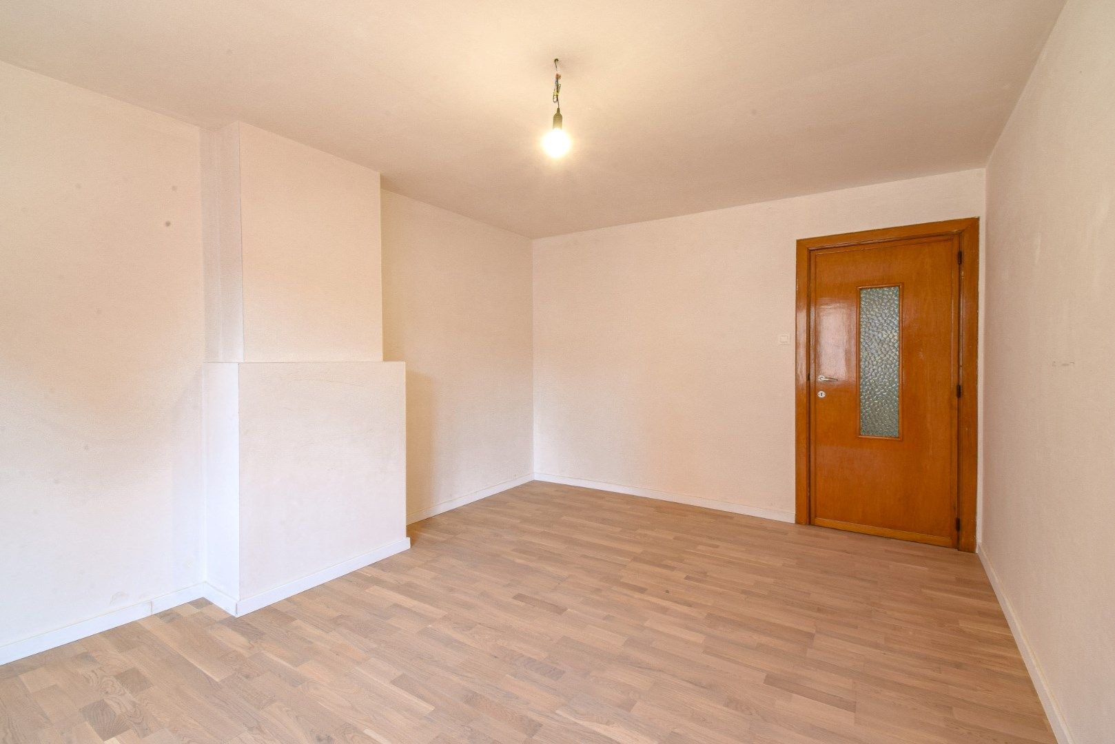 Instapklare gerenoveerde rijwoning in het centrum van Gistel foto 24