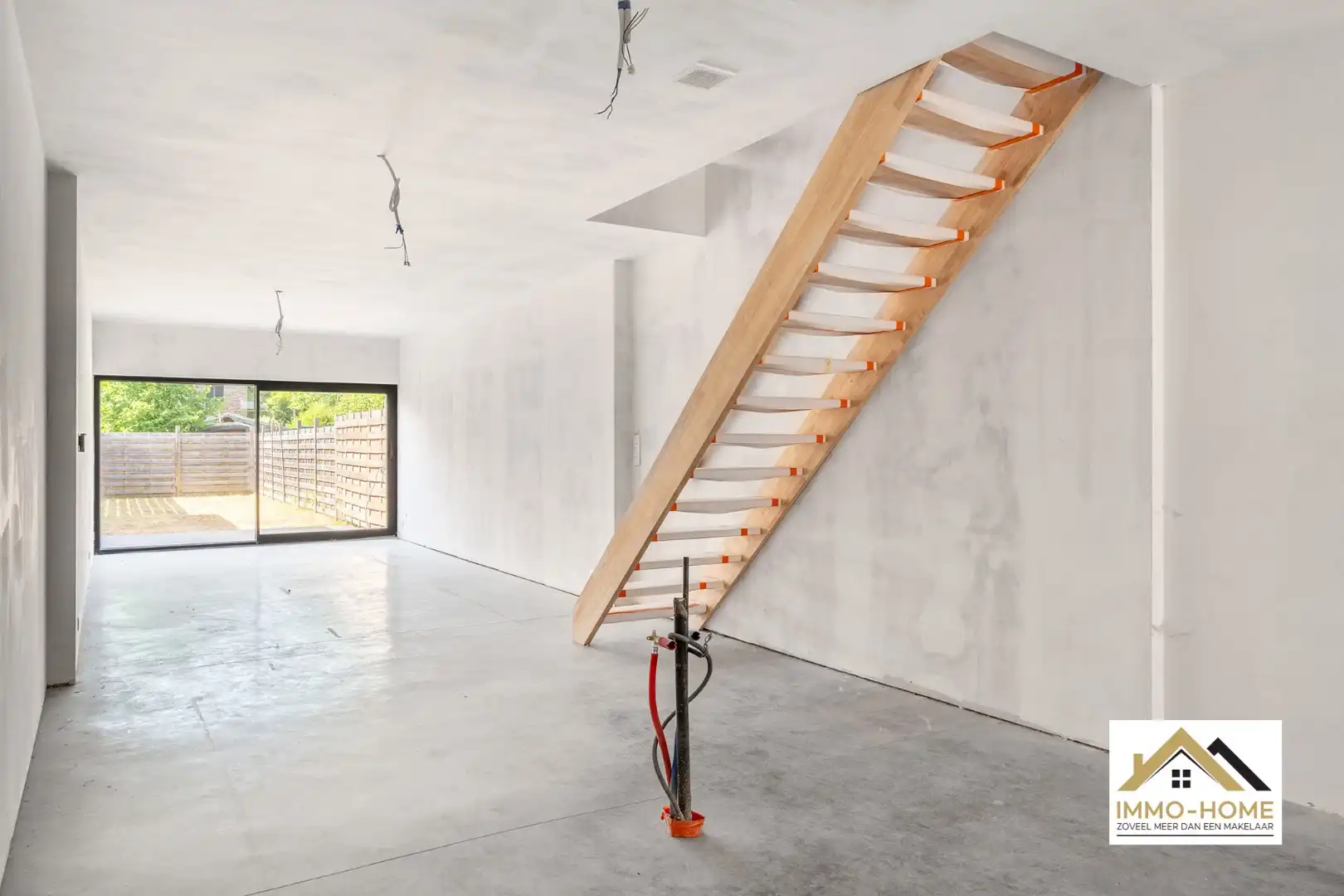 Structureel gerenoveerde woning met tuin foto 8