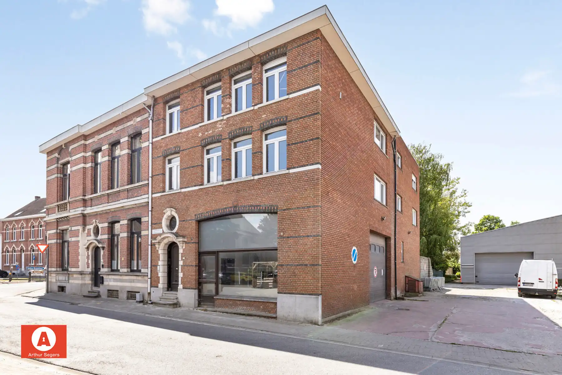 2 appartementen + ruime loods in hartje Malderen foto {{pictureIndex}}