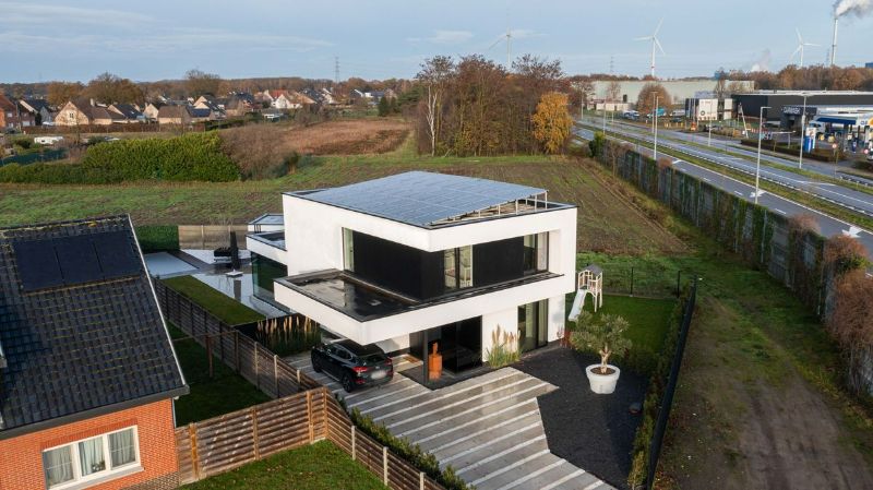 Exclusieve villa met zwembad foto 34