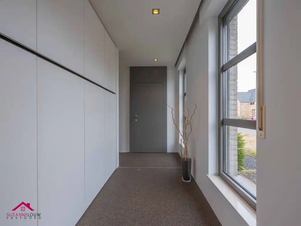 Vrijstaande woning in hedendaagse stijl foto 12