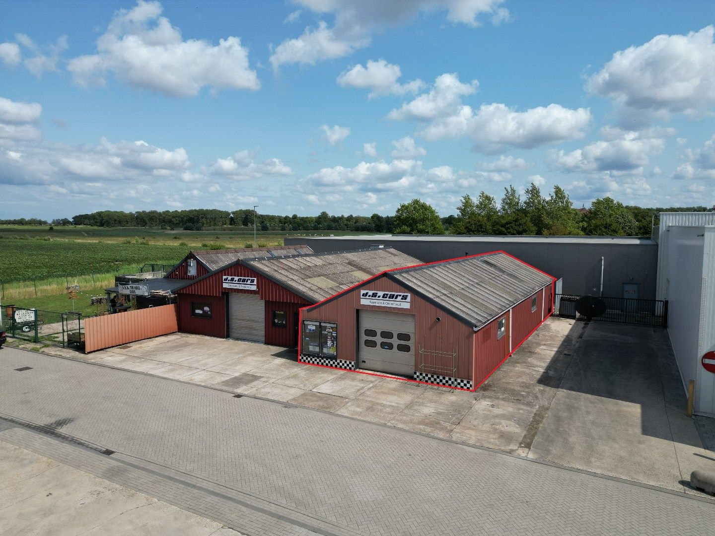 Bedrijfsruimte van 200 m² op industrieterrein Sluis te huur foto 2