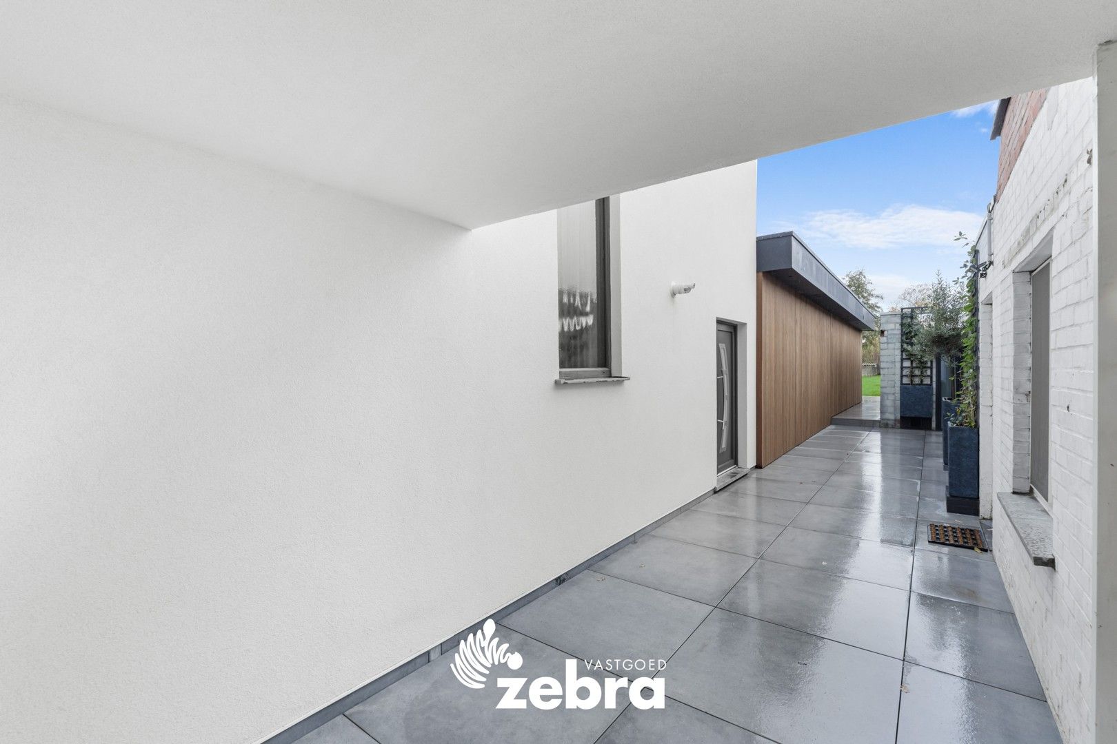 Gerenoveerde woning met 4 slaapkamers en 2 badkamers te Roeselare! foto 3