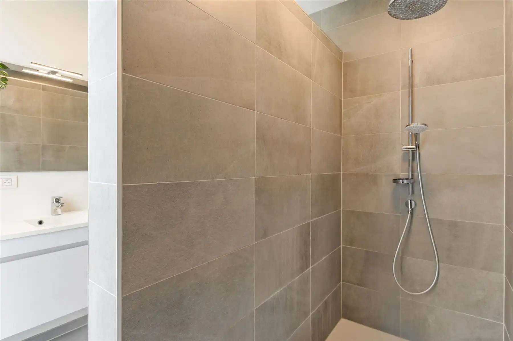 Recente, energiezuinige woning te Deurne! foto 14
