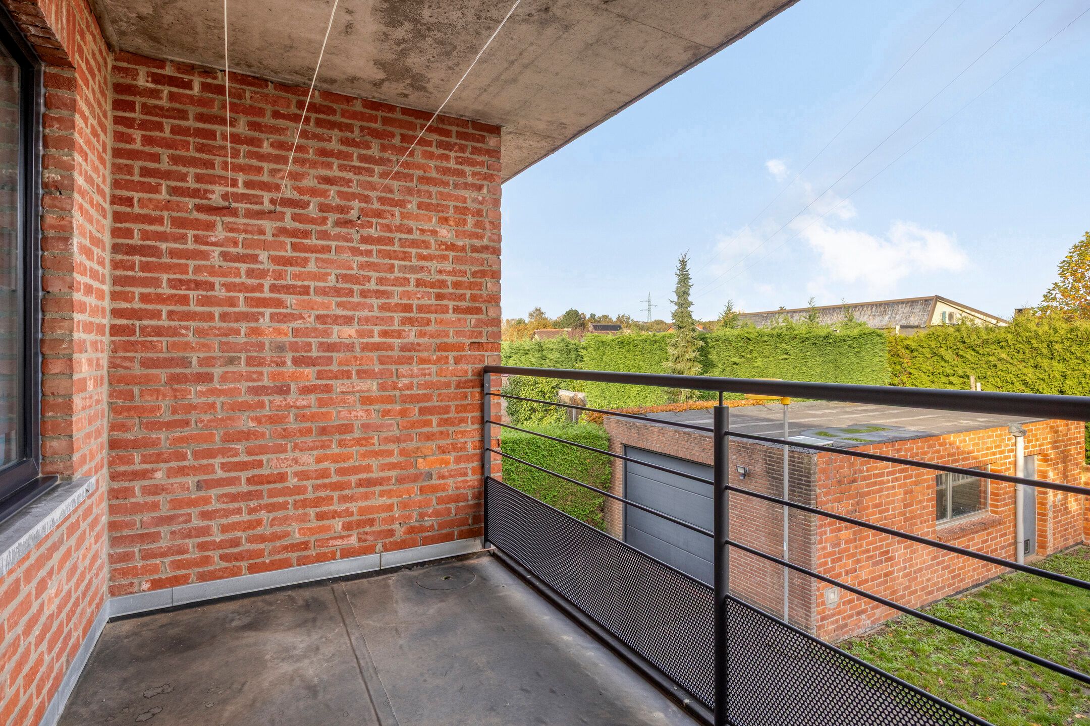 Halfopen bebouwing op uitstekende locatie foto 22