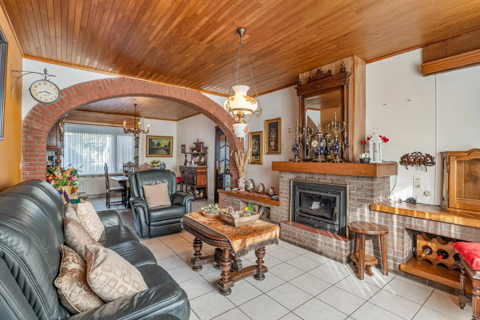 Halfvrijstaande gezinswoning met veel mogelijkheden op een perceel van 8are!  foto 15