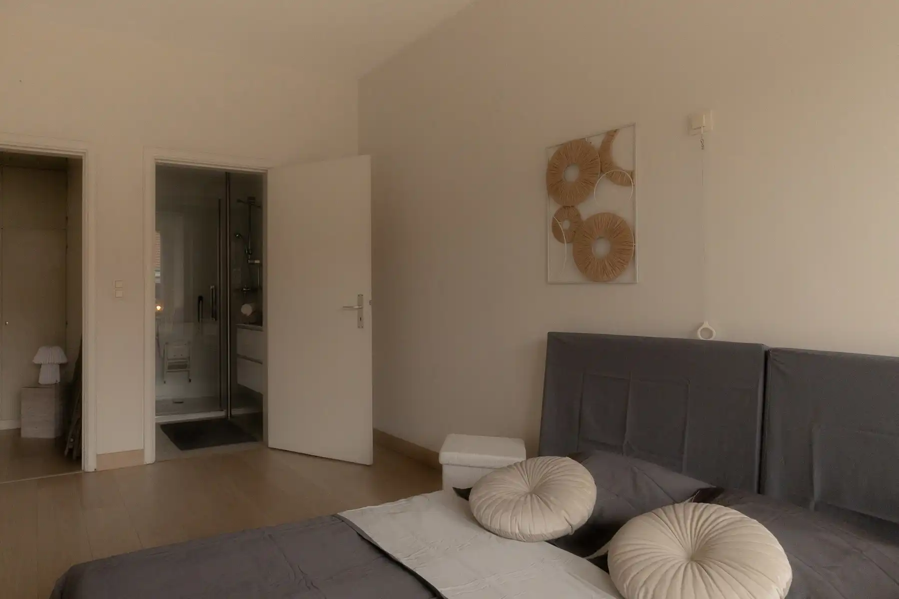 Ruim 2-slaapkamerappartement gelegen in hartje Antwerpen foto 7