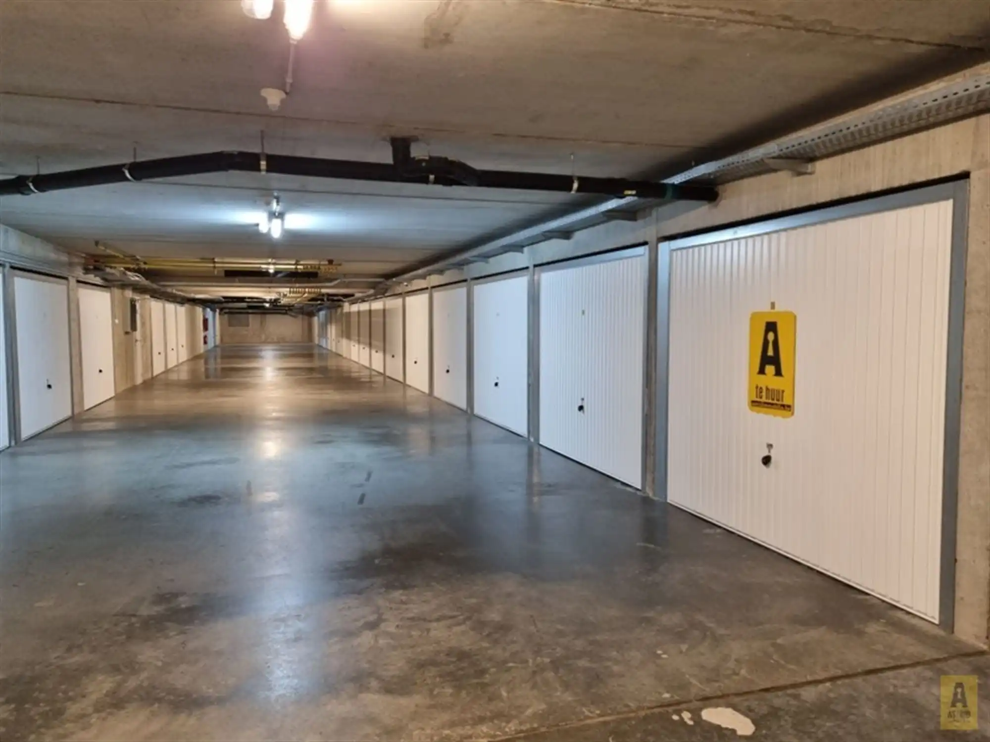Ondergrondse garagebox (16,5 m2) in Groenendijkstraat. foto 2