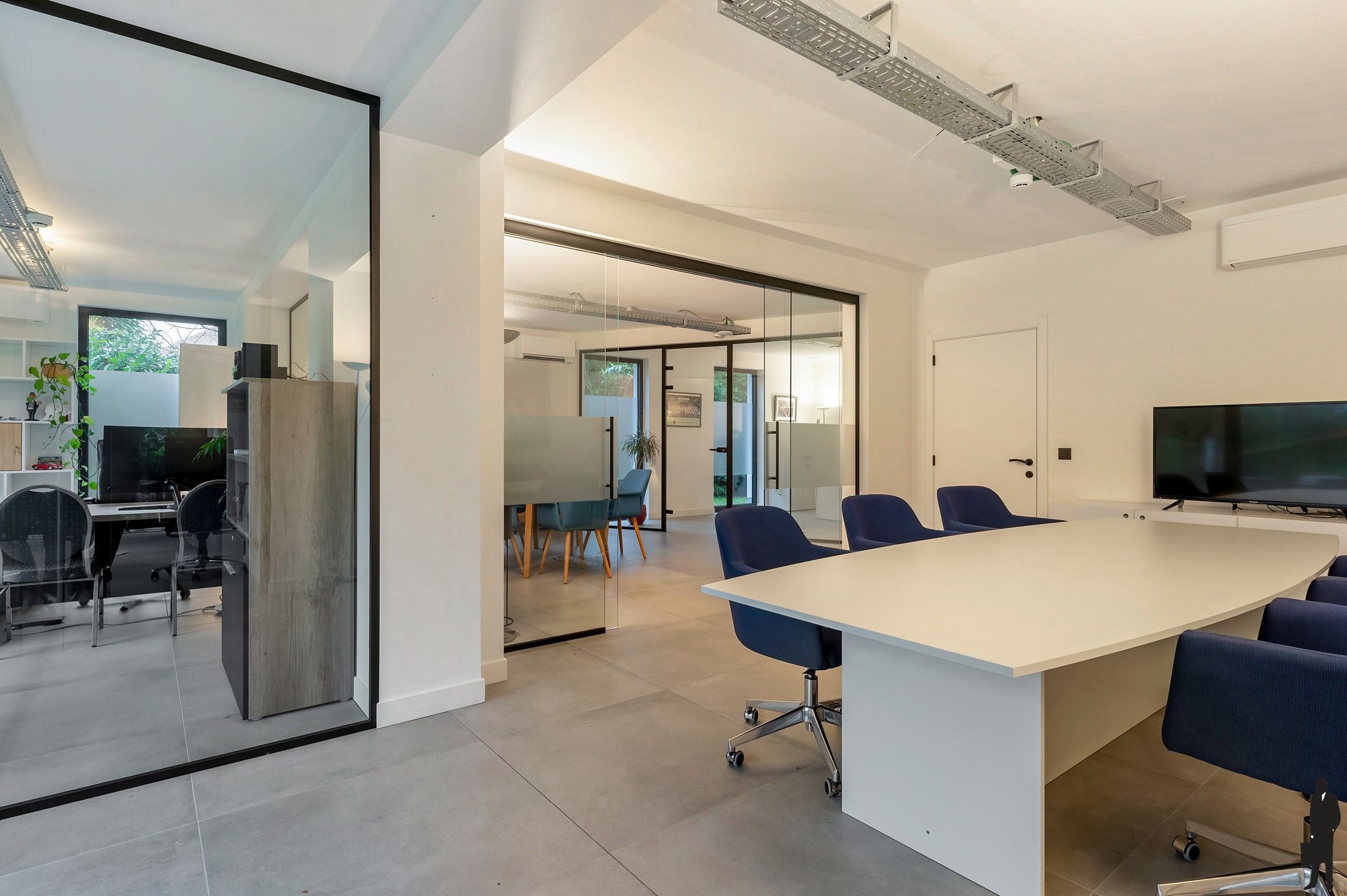 Villa + af te werken loftappartement! foto 6