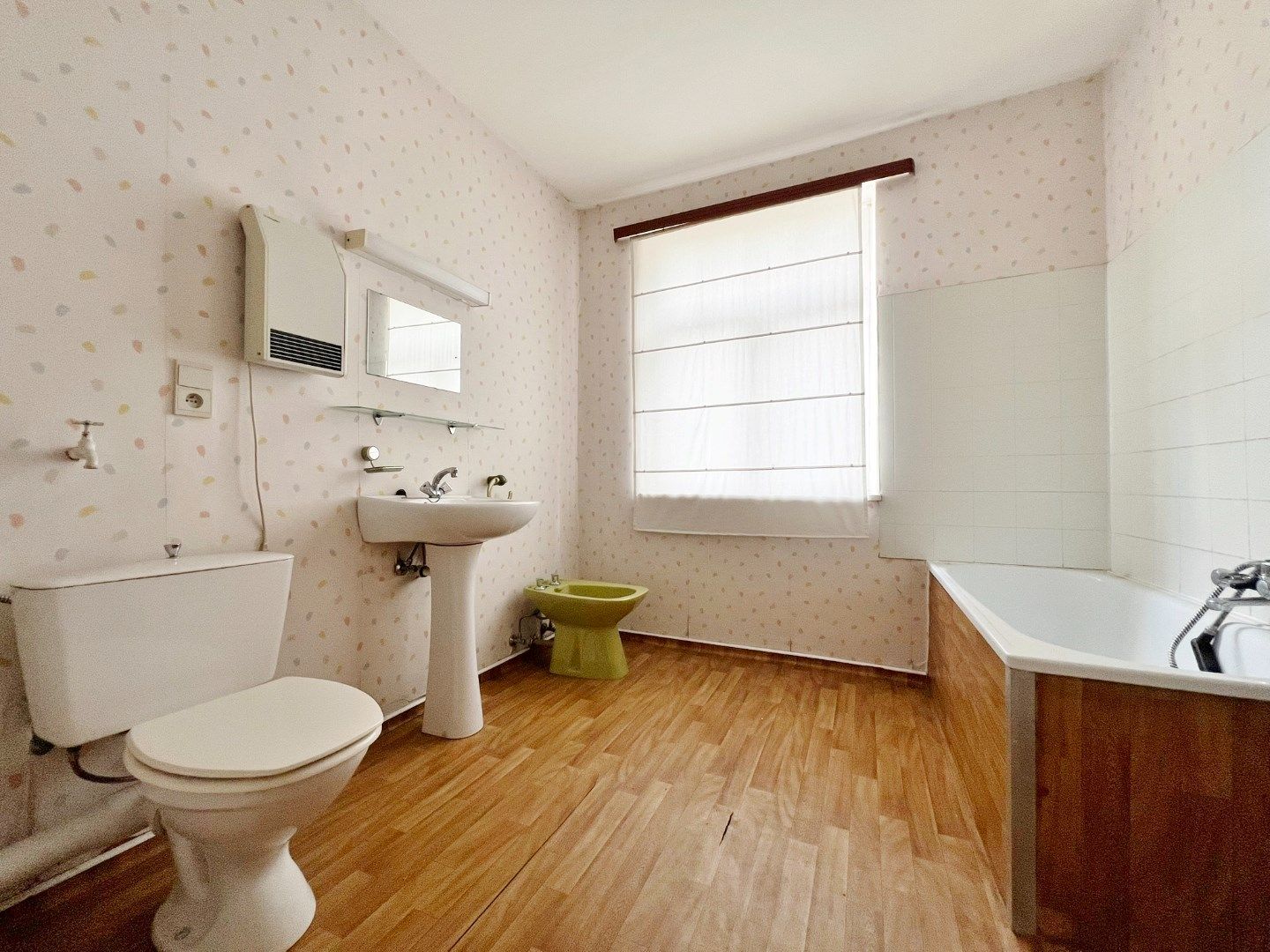 Twee te renoveren woningen met tuintje in de stadskern van Ieper foto 23