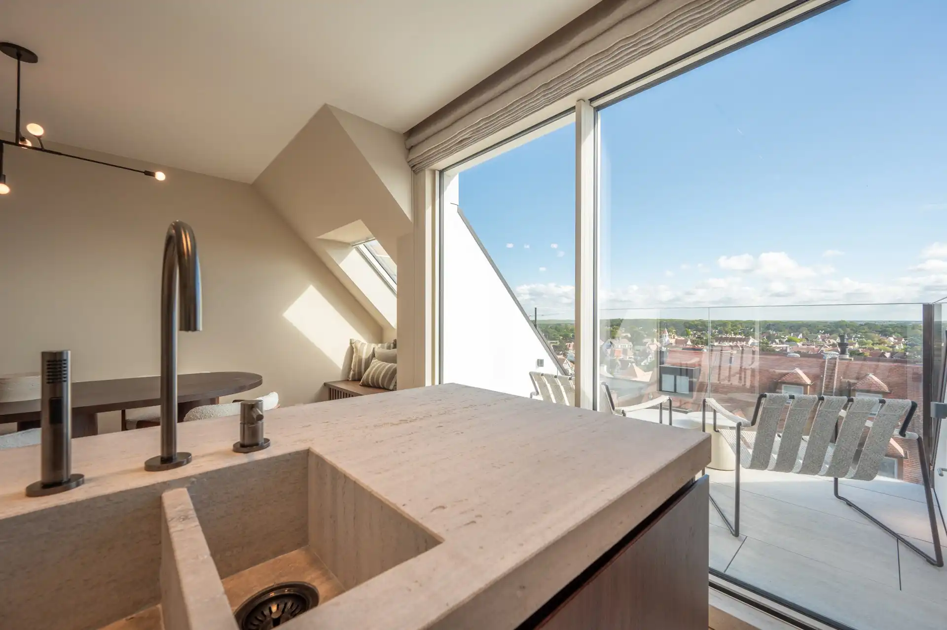 Exclusief nieuwbouw duplex appartement met frontaal zeezicht en royale terrassen nabij het Albertplein. foto 17