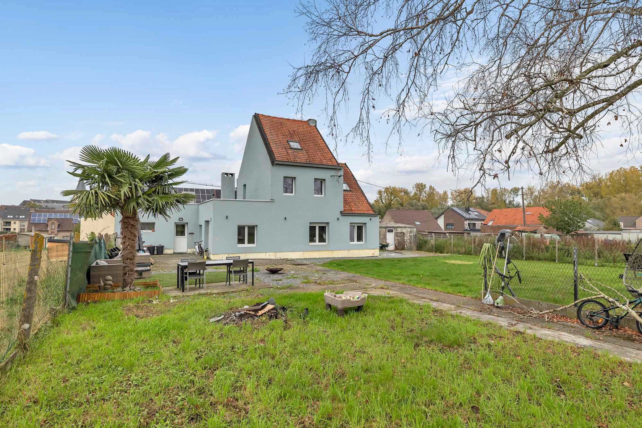 Uniek gelegen woning met ruime tuin foto 3