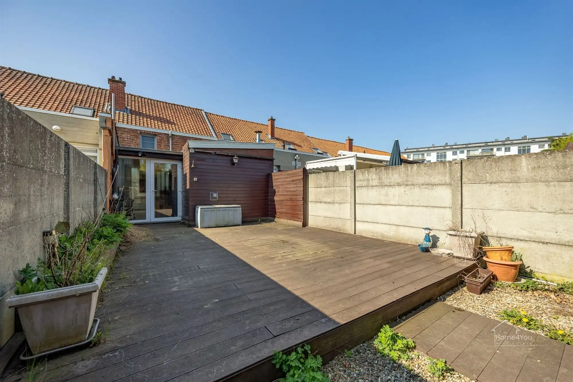 Te renoveren rijwoning met tuintje foto 11