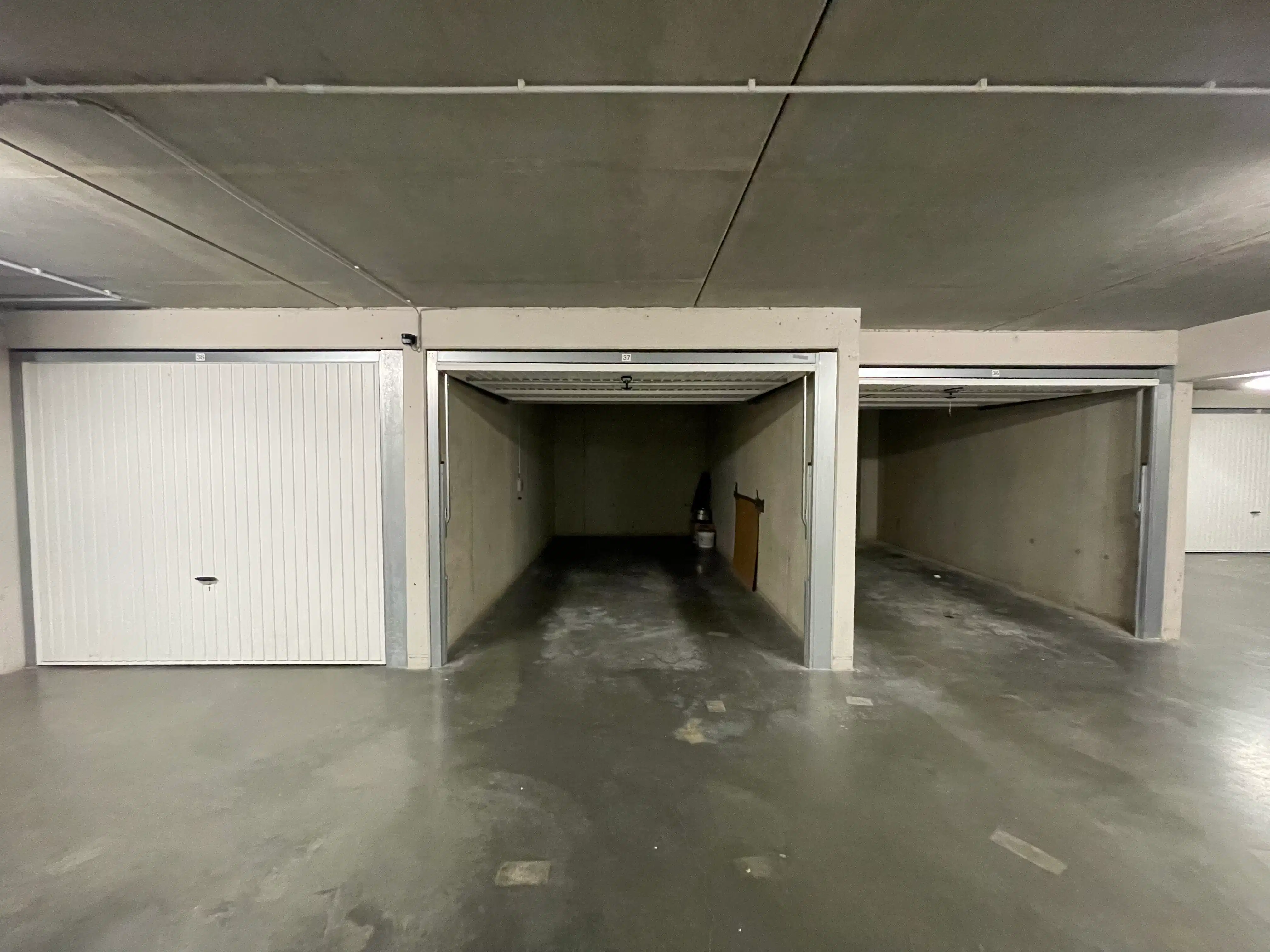 Vlot bereikbare garagebox op -2 aan het Kinkhoornplein. foto 4