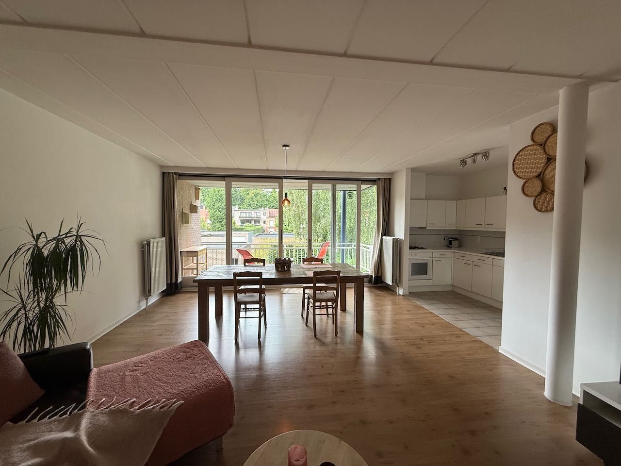 Rustig gelegen appartement met terras en garage foto 4