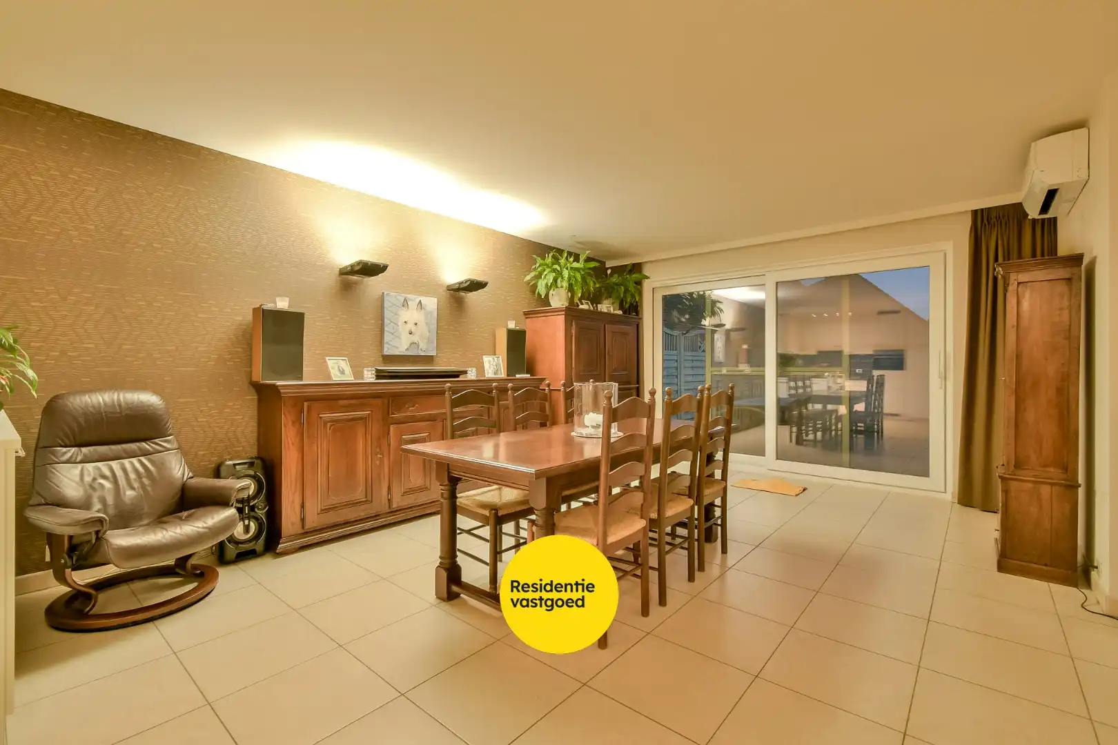 Ruime en energiezuinige gelijkvloerse appartement in het centrum van Torhout. foto 2