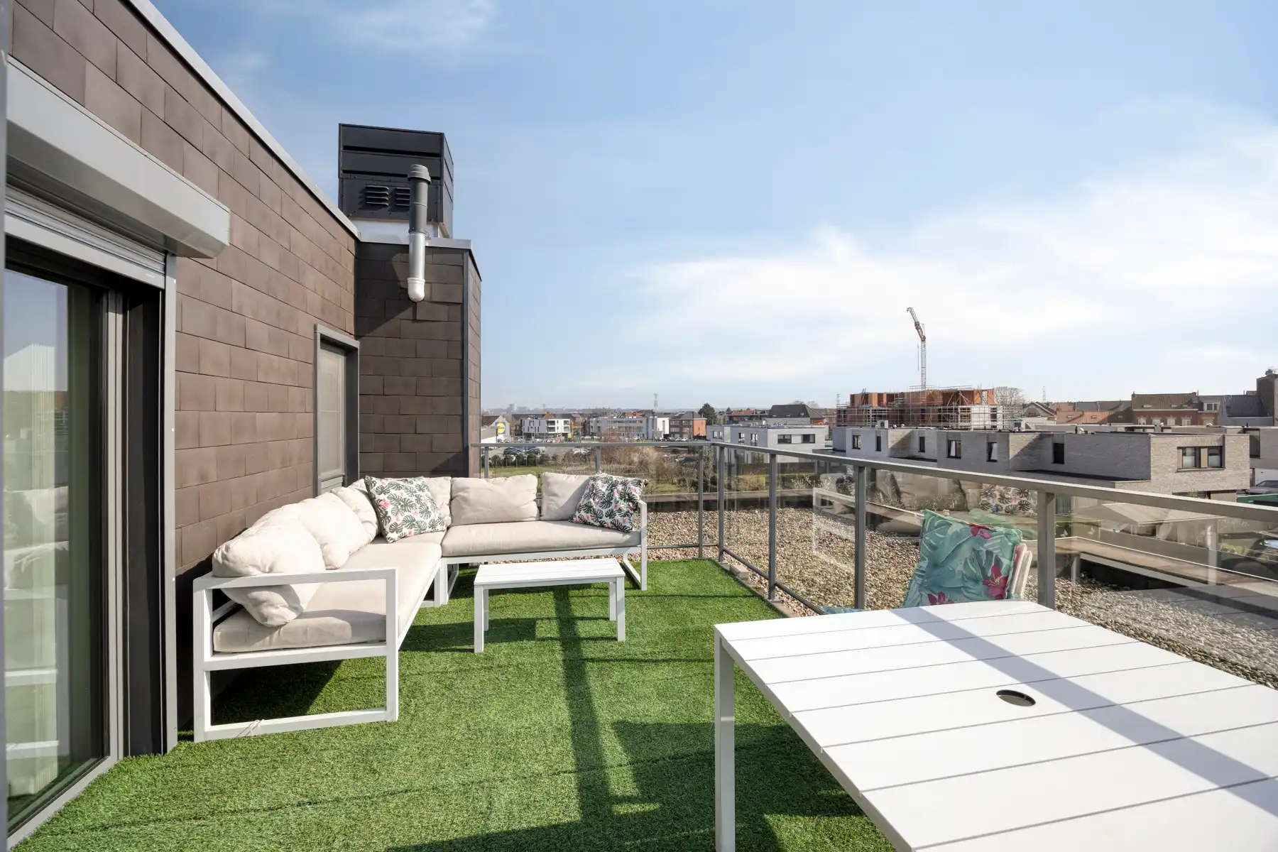 Appartement met 2 slaapkamers, groot terras, garage & kelder foto 7