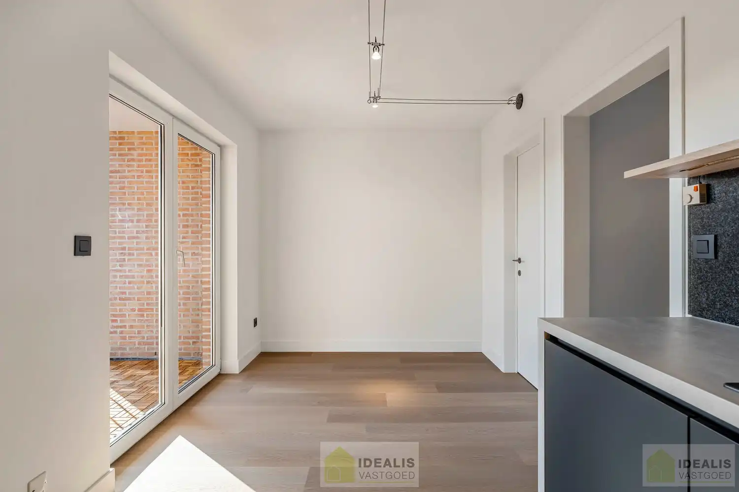 IDEALIS VASTGOED - PRACHTIG GERENOVEERD DUPLEXAPPARTEMENT IN HARTJE HAMONT! foto 17