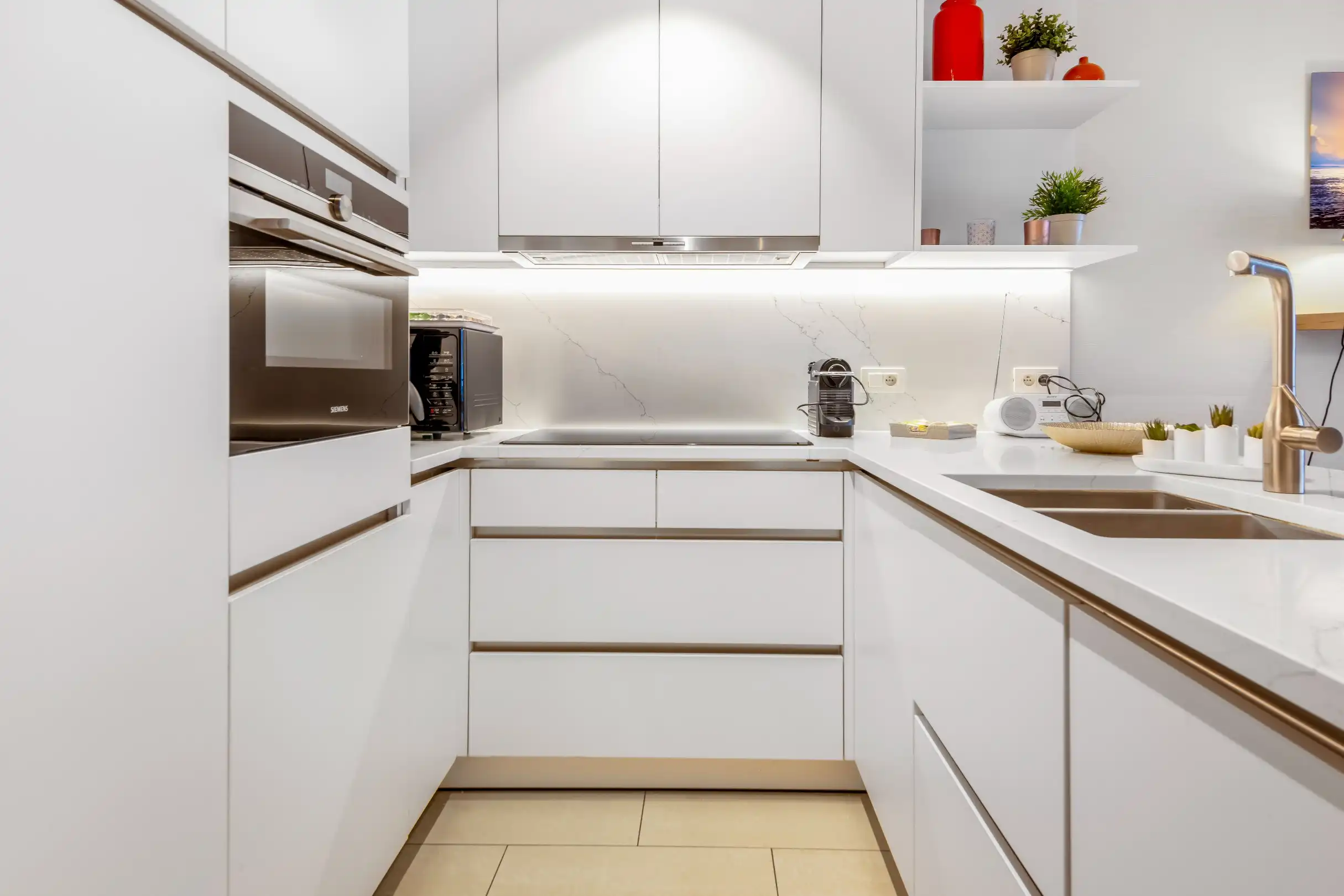 Aangenaam appartement gelegen in een kleine residentie op de Lippenslaan vlakbij de Zeedijk. foto 9