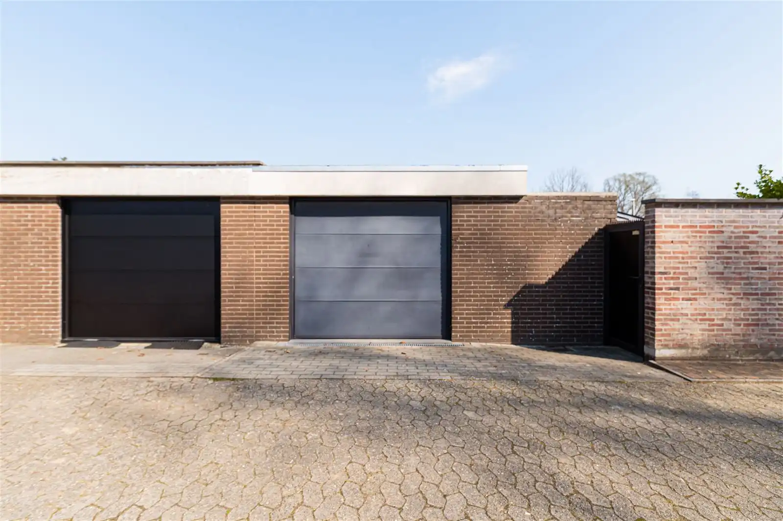 Halfopen bungalow met zonnige ruime tuin foto 15