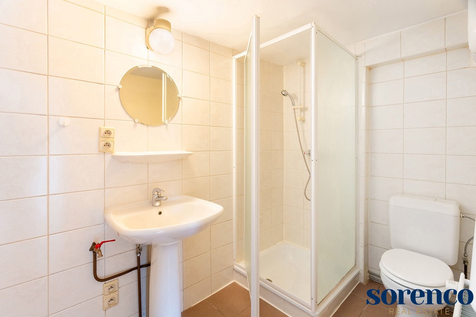 Ruime en lichtrijke woning met garage te Edegem foto 17