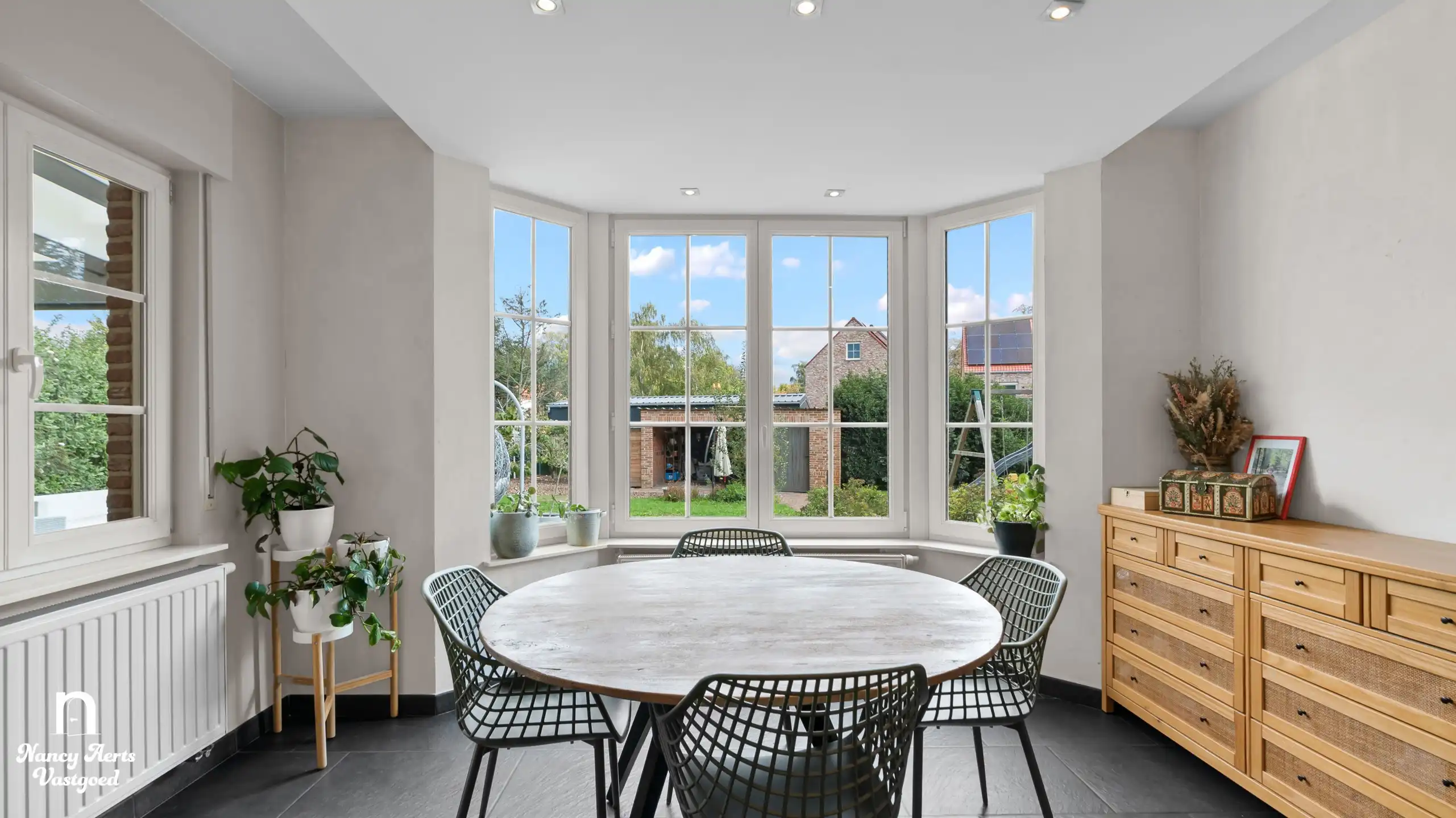 Verrassend ruime woning met aparte studio op rustige locatie foto 14