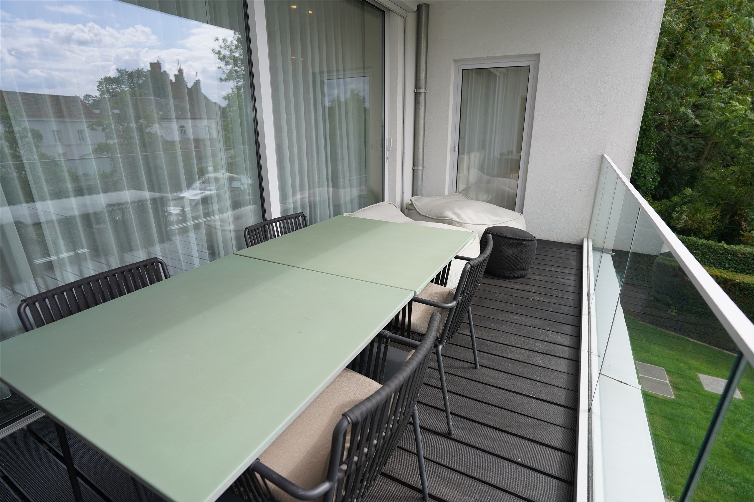 Luxeappartement met frontaal Leiezicht & voorbijglijdende bootjes foto 12