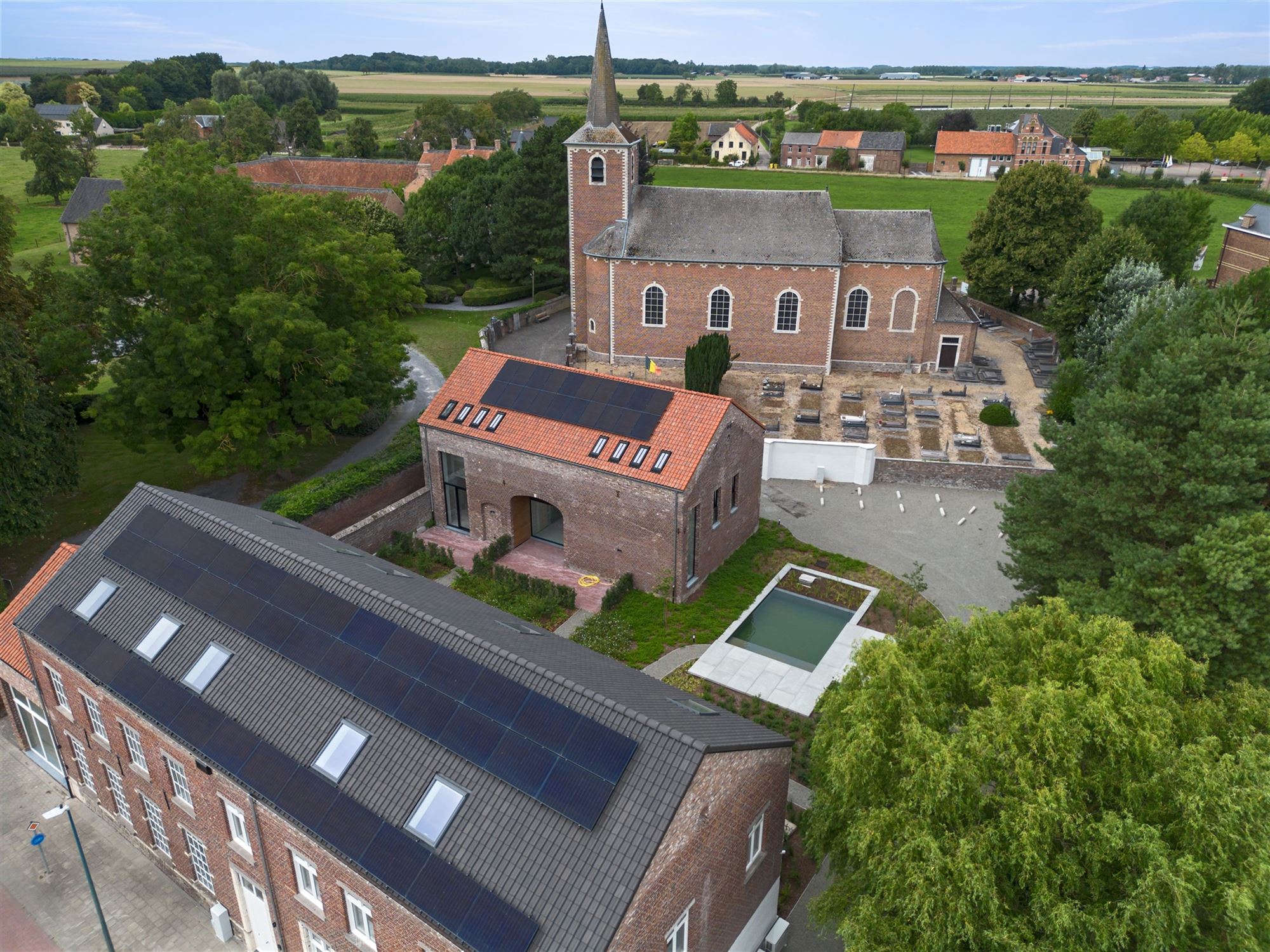 EXCLUSIEF WONEN IN EEN GERESTAUREERDE VIERKANTSHOEVE foto 52