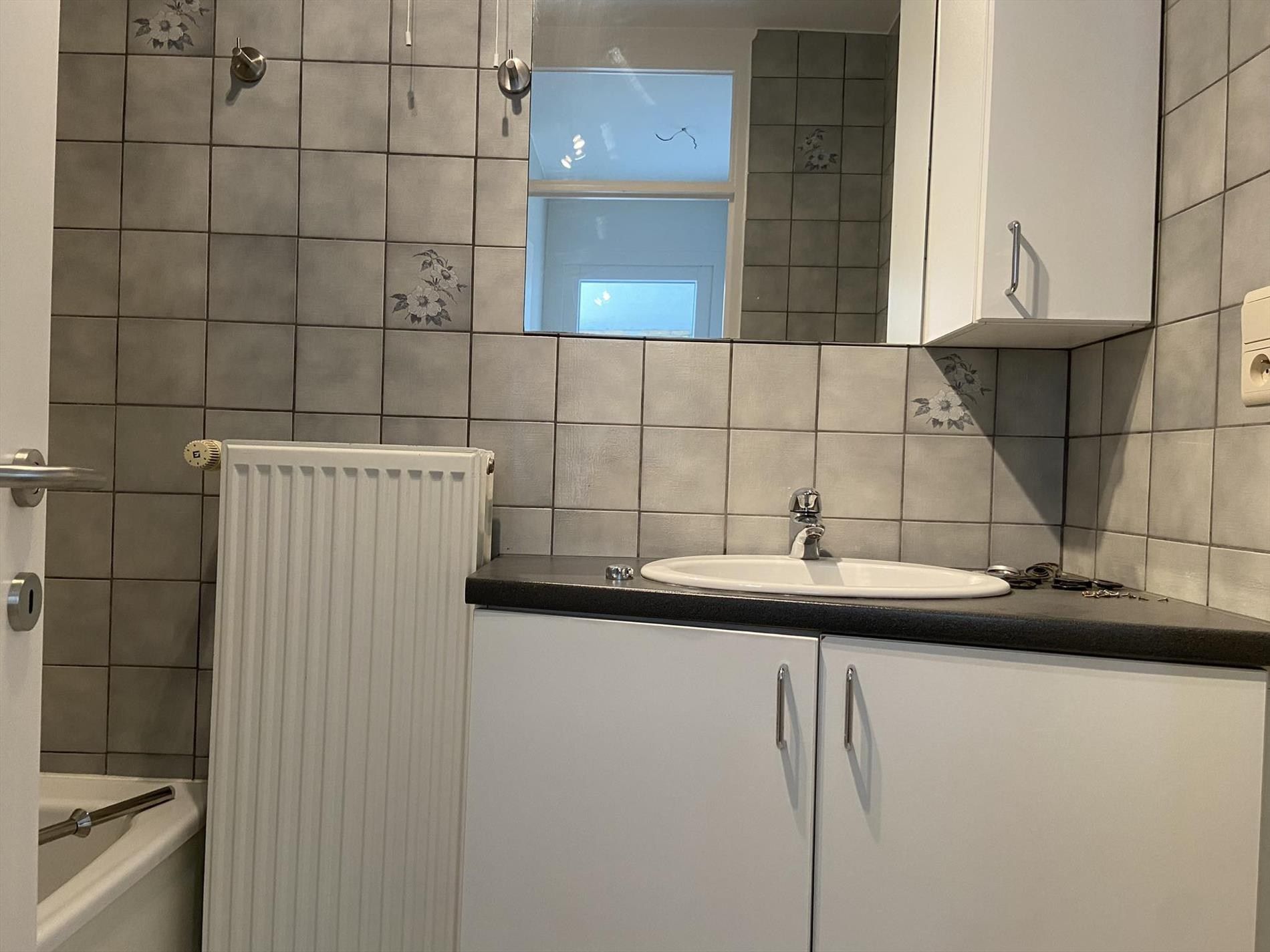 Ruime rijwoning met 3 slpks en tuin gelegen te Sint-Jozef-Olen! foto 11