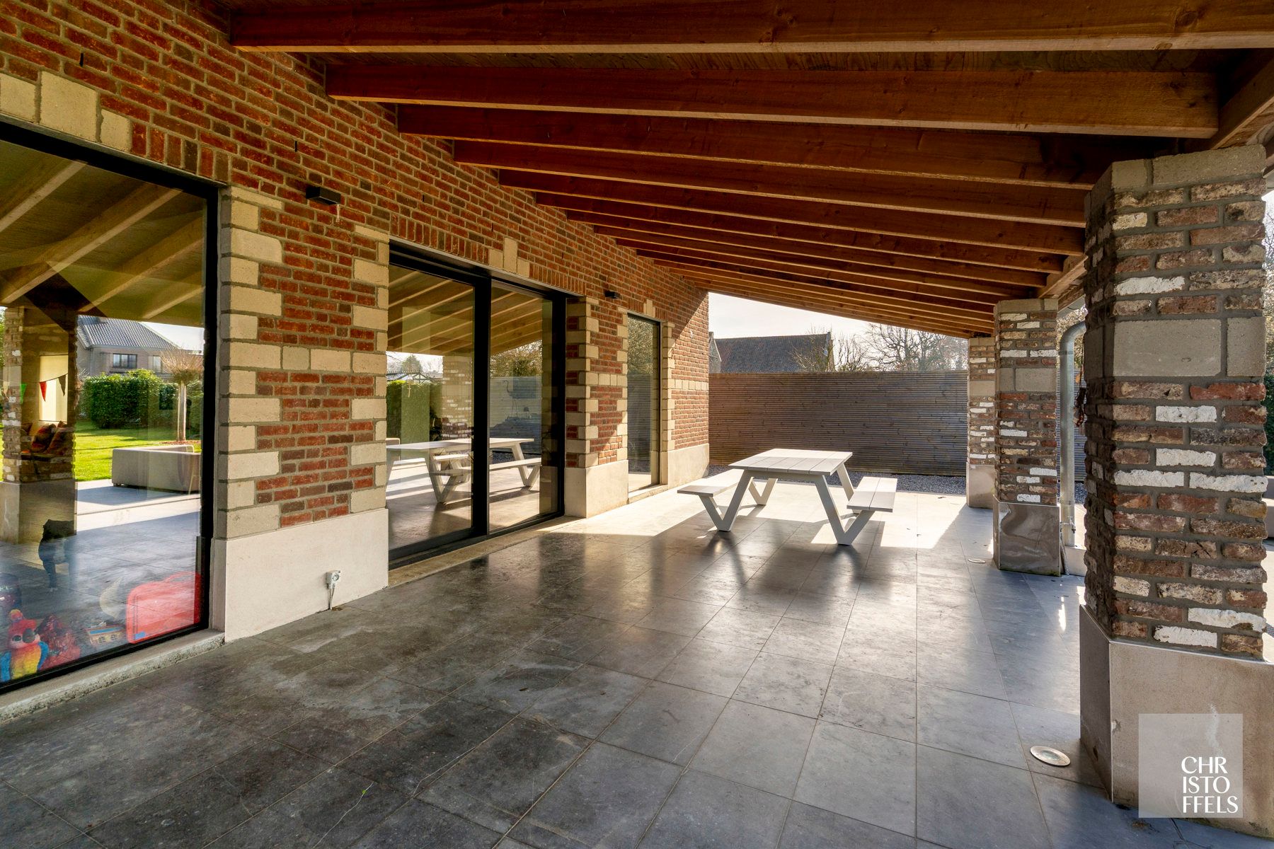 Gerenoveerde langgevel hoeve op een perceel van 1.060 m²!  foto 31