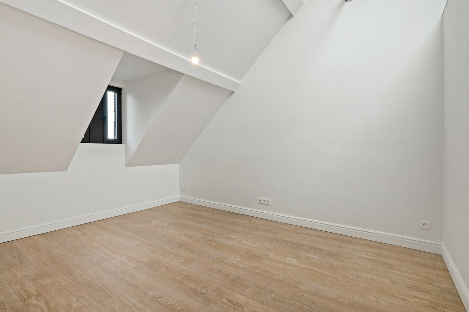 Volledig gerenoveerde woning met 3 slaapkamers op centrale ligging te Lier foto 16