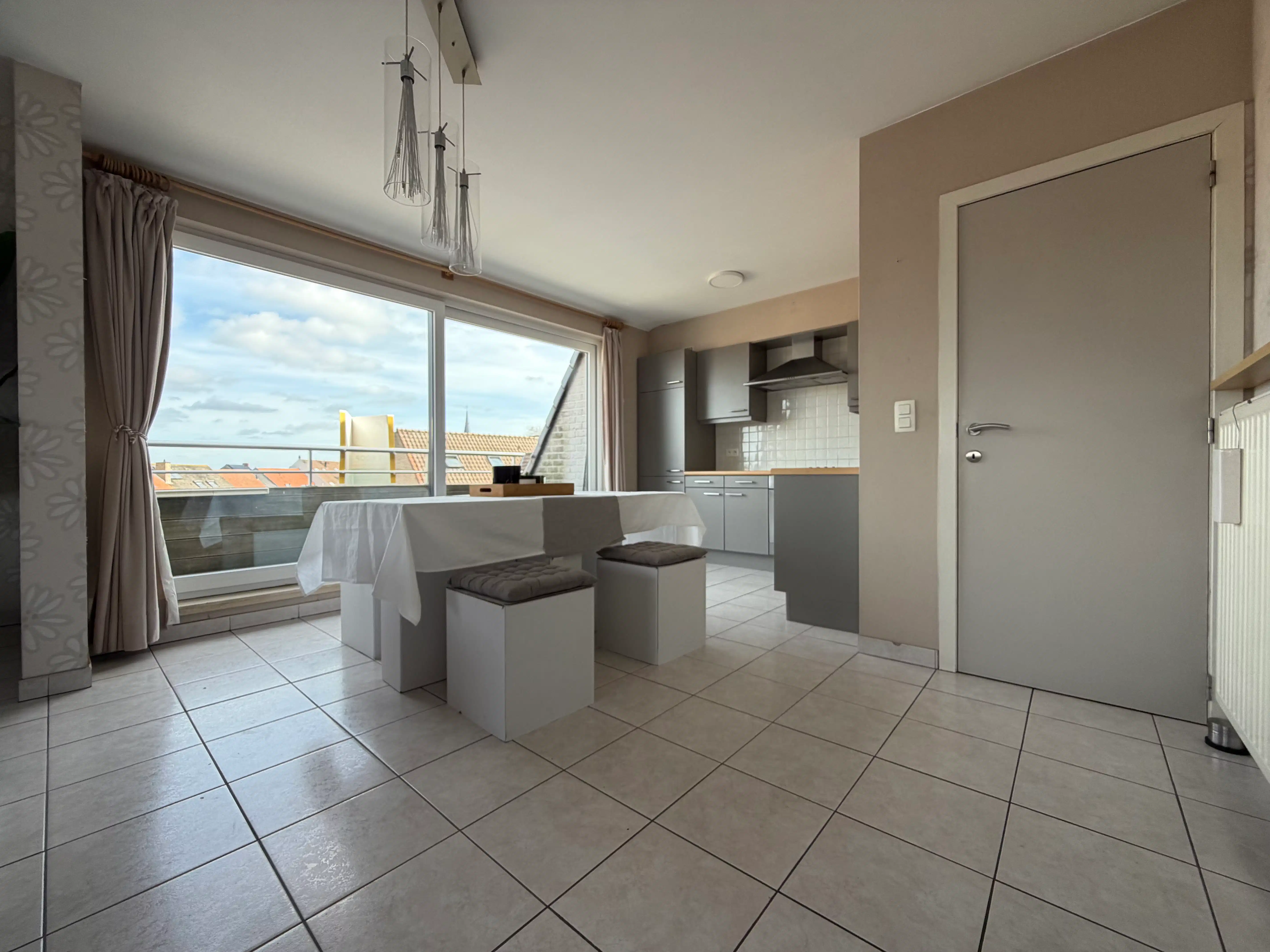 Instapklaar appartement MET garage in Residentie Spanje in het centrum van Koekelare foto 3