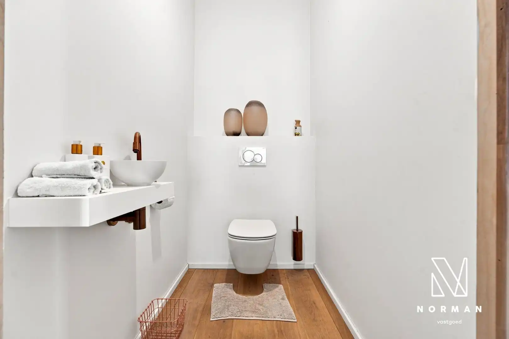 Bedrijfswoning op 1186 m² met luxueuze woonst. foto 22