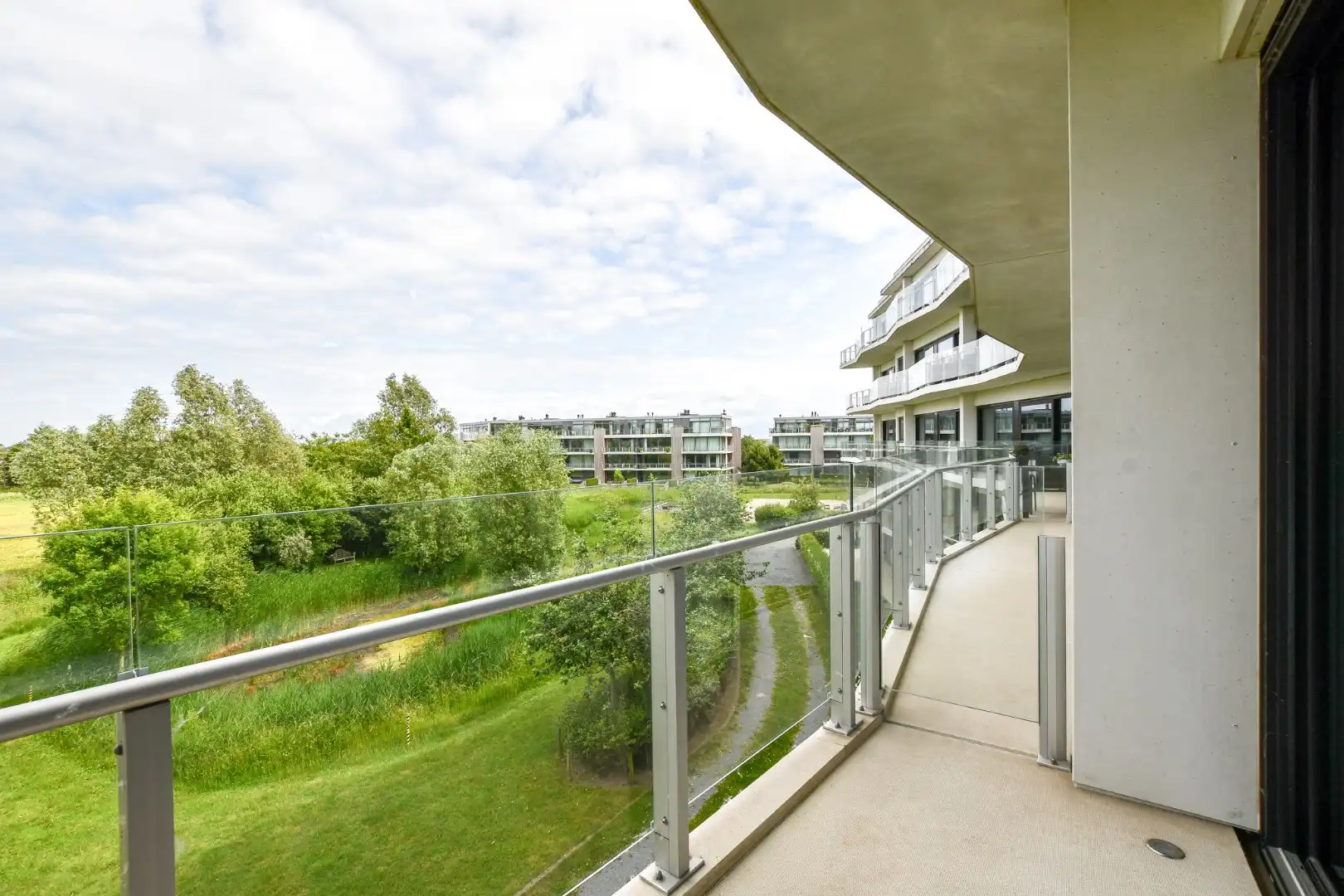 Moderne assistentiewoning met ondergrondse berging en parkeerplaats in De Haan, vlakbij strand, duinen en zee foto 8