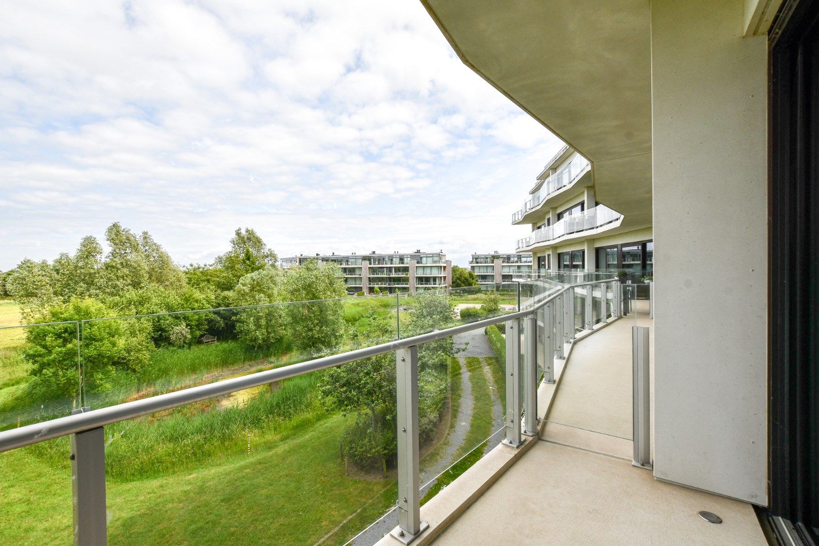 Moderne assistentiewoning met ondergrondse berging en parkeerplaats in De Haan, vlakbij strand, duinen en zee foto 8