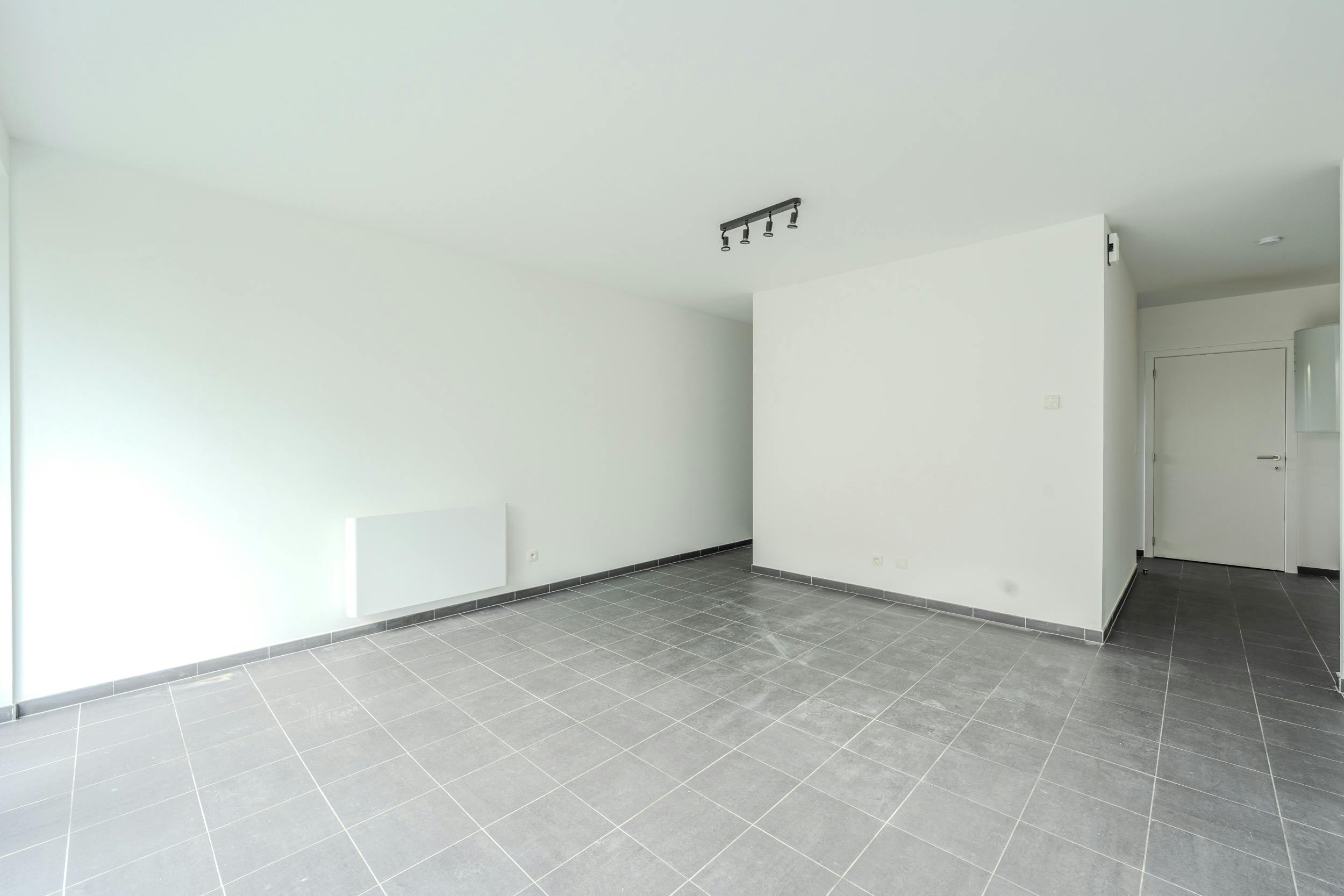 Lichtrijke studio met slaaphoek en met tuintje te Bredene  foto 8