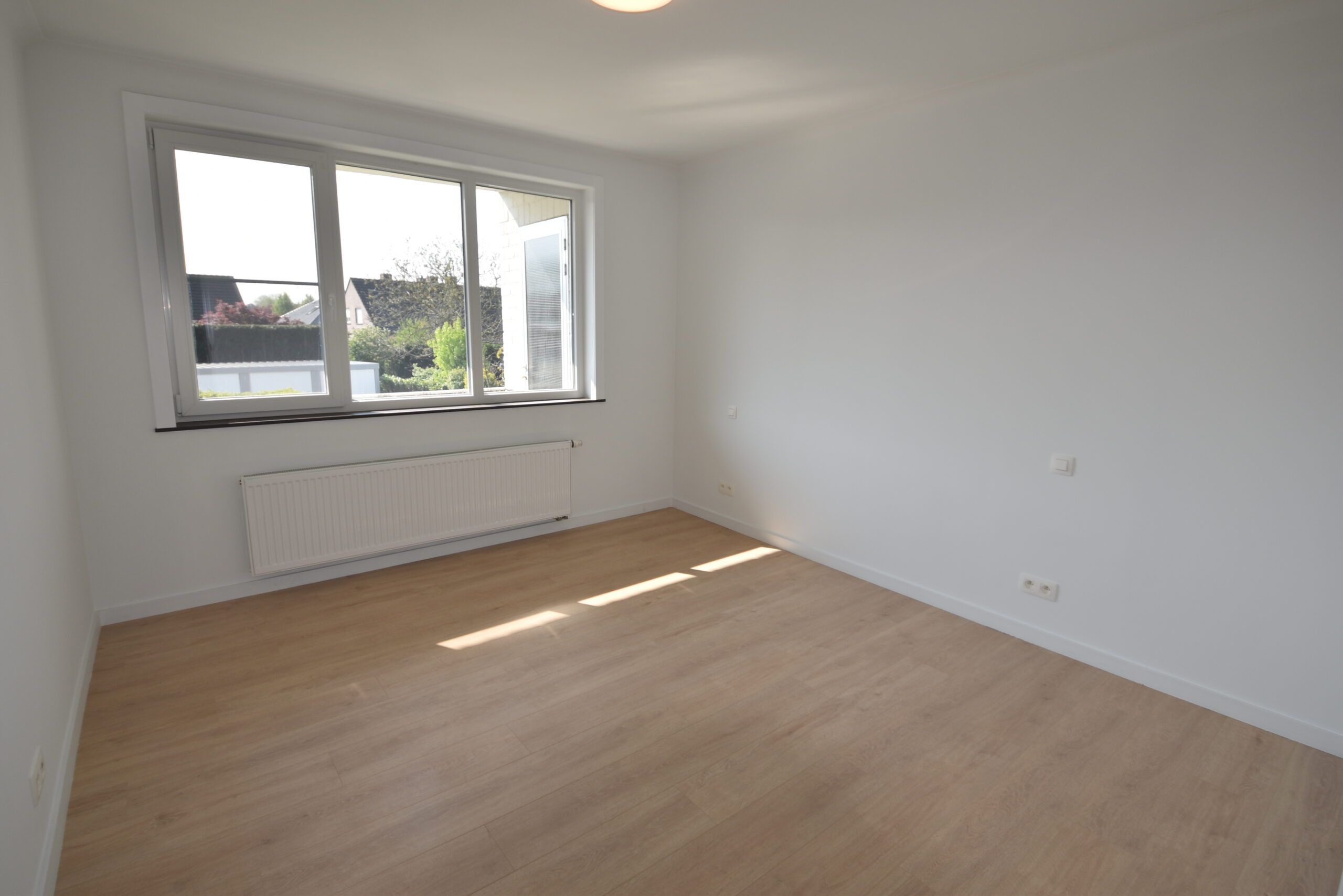 Instapklaar, gerenoveerd appartement met 2 slaapkamers en garage – Nieuwkerken-Waas foto 10