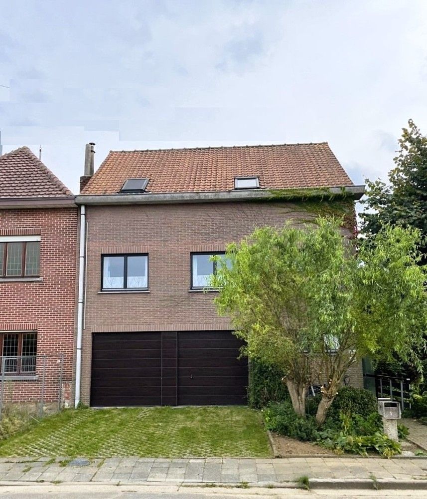 Verrassend ruime woning met 7 slaapkamers en dit op een zeer gunstige ligging! foto 4