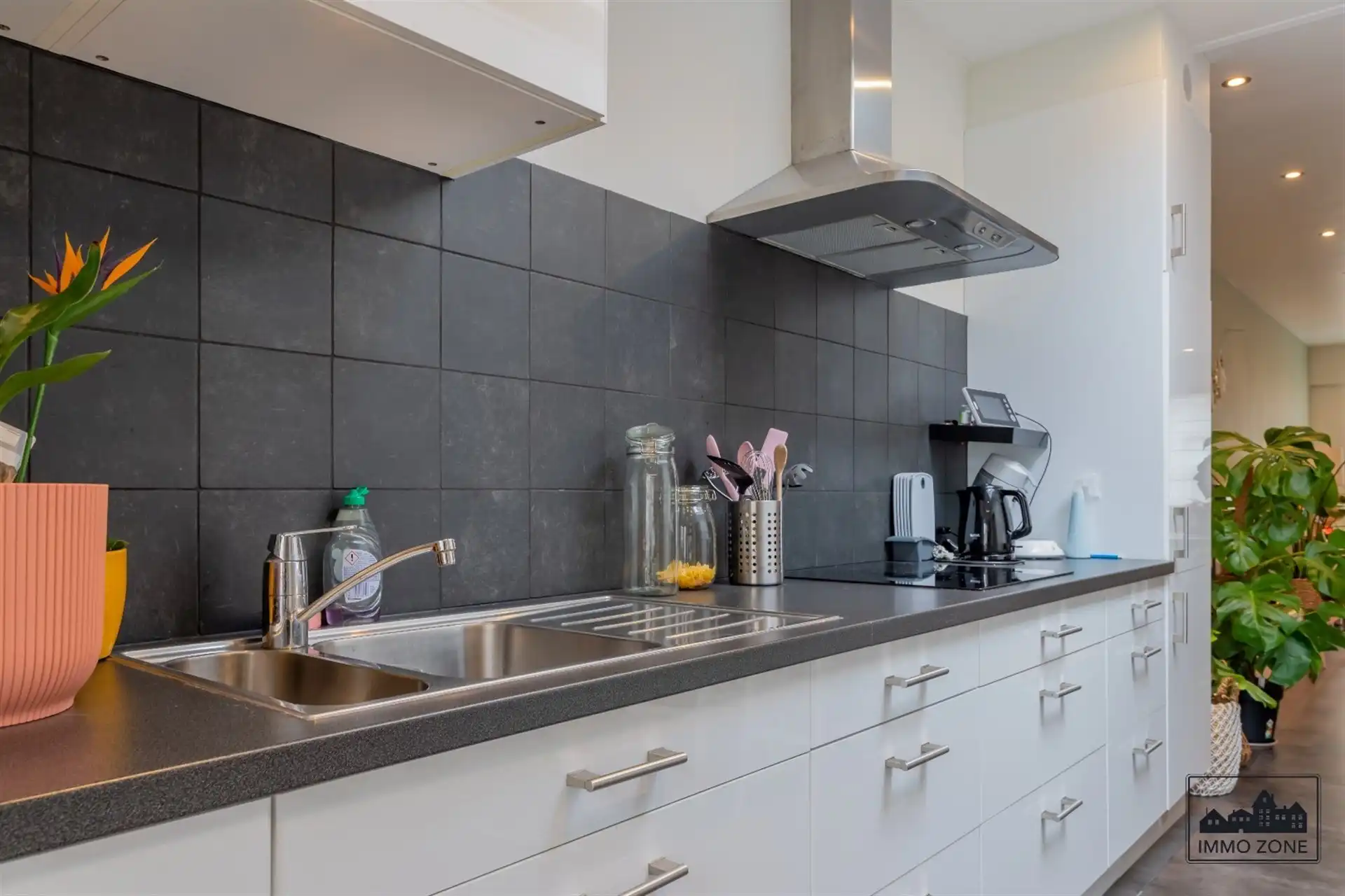 Gunstig gelegen recente 2 slaapkamerwoning met terras. foto 6